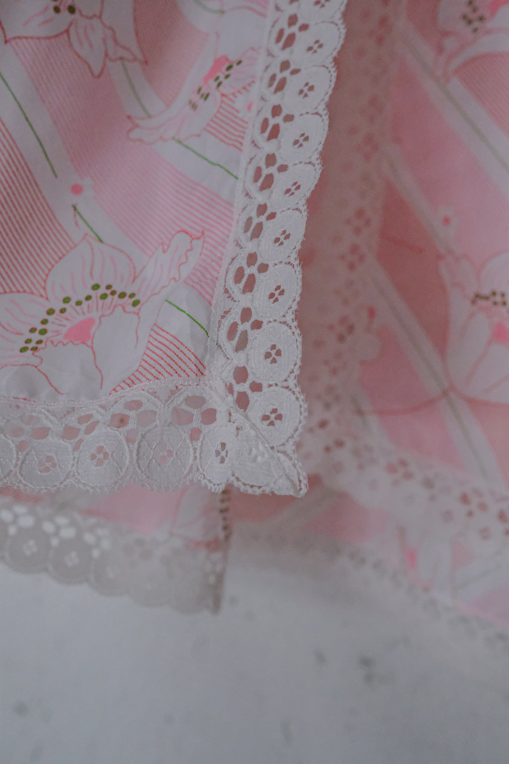 Vintage Floral Sheer Night Dress / 白木蘭蕾絲開襟睡衣洋裝