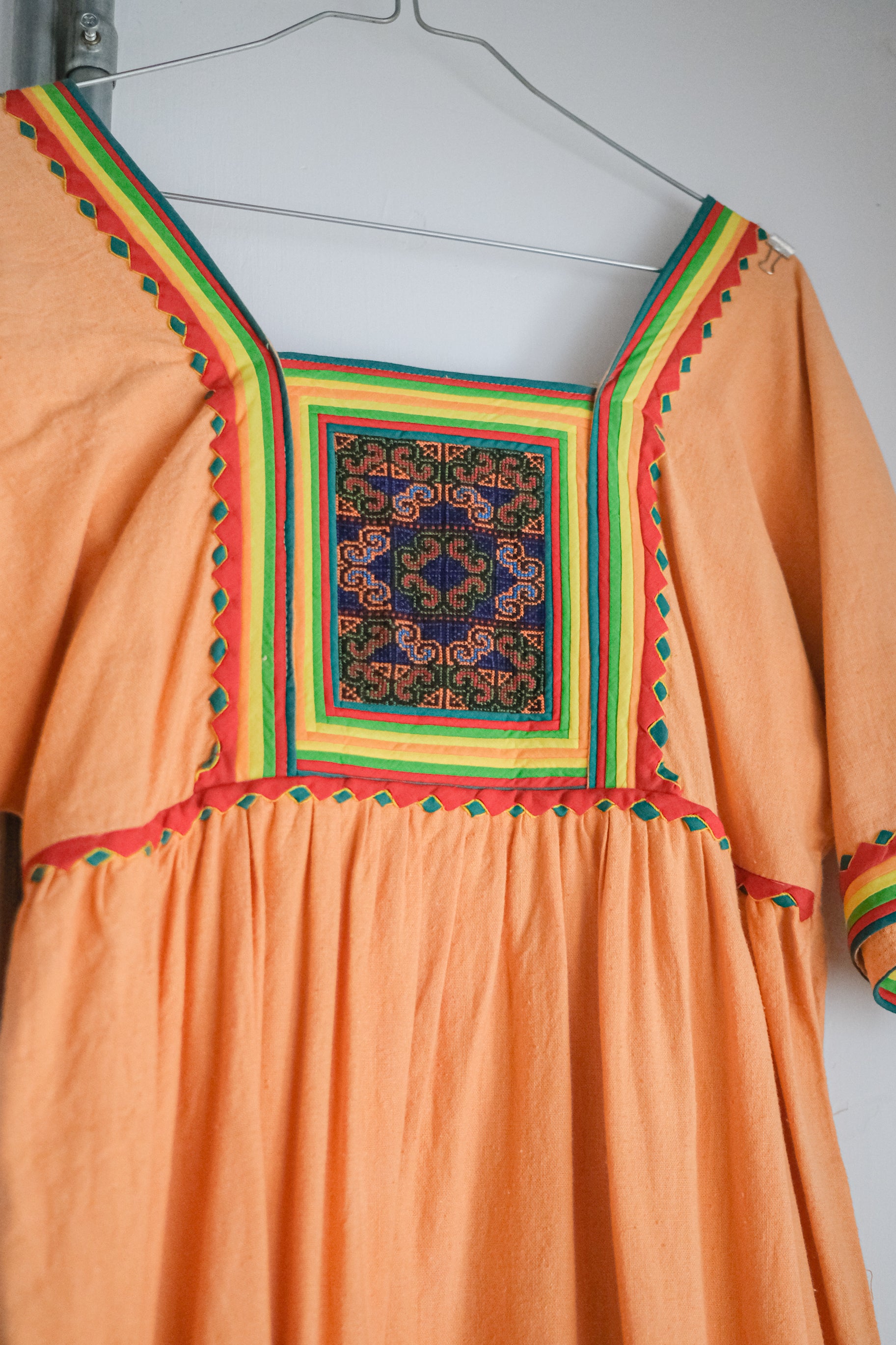 1970's "Hmong" Tribe Folk Dress Hippie Style / 古著嬉皮風洋裝