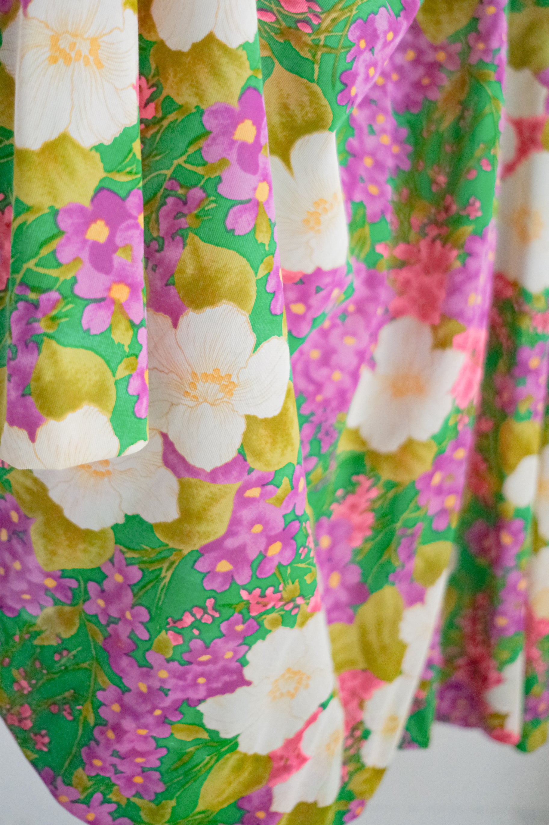 Vintage Spring Floral Maxi Dress / 珊瑚藤雨扶桑長洋裝
