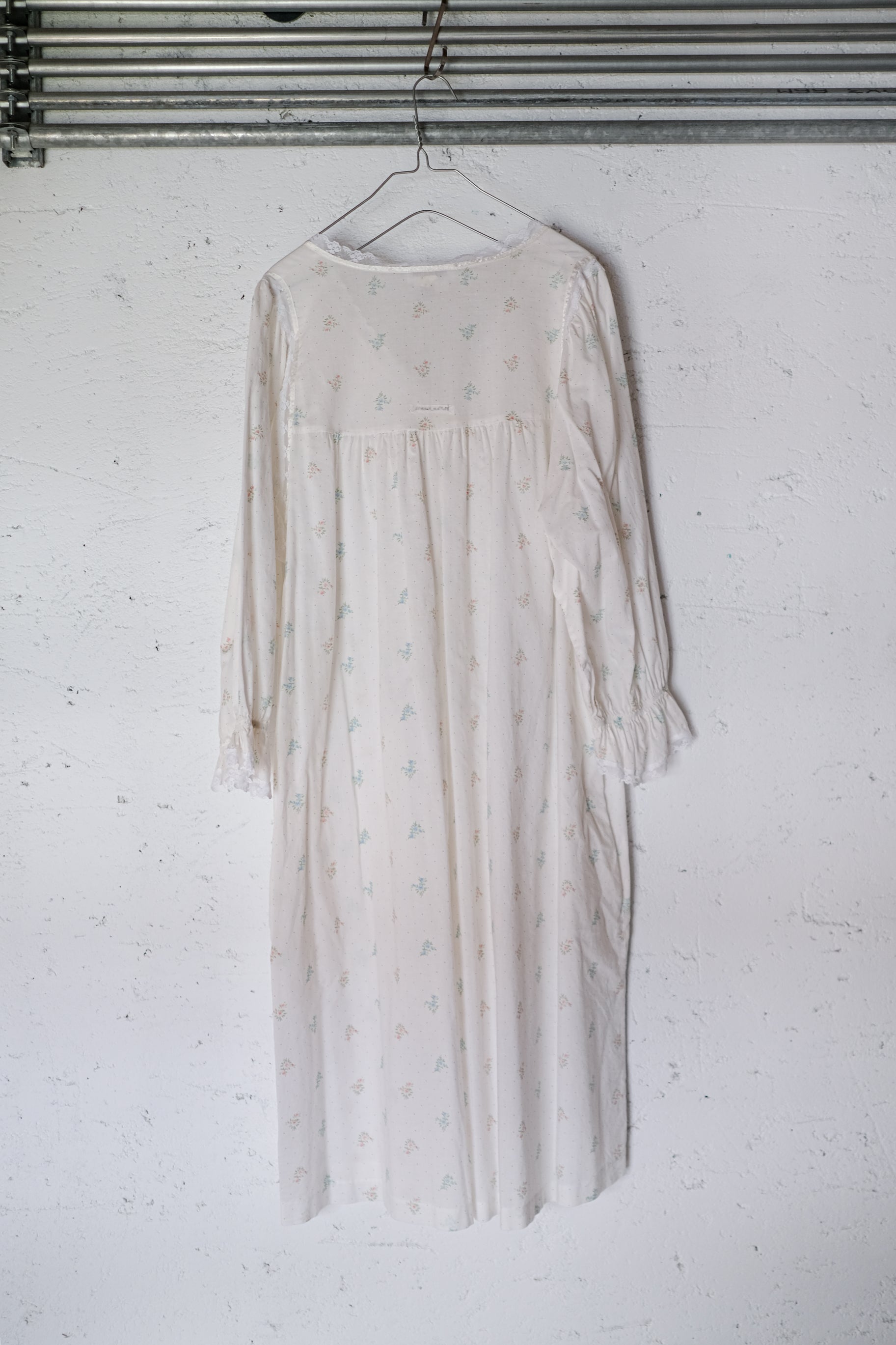 Vintage Night Dress / 碎花透膚V領睡衣洋裝