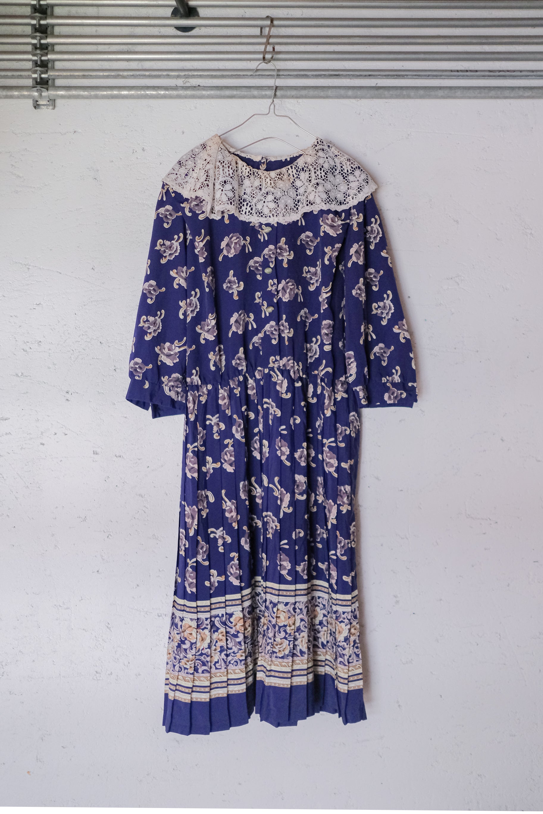 Vintage Floral Lace Collar Dress / 蕾絲領印花百摺洋裝