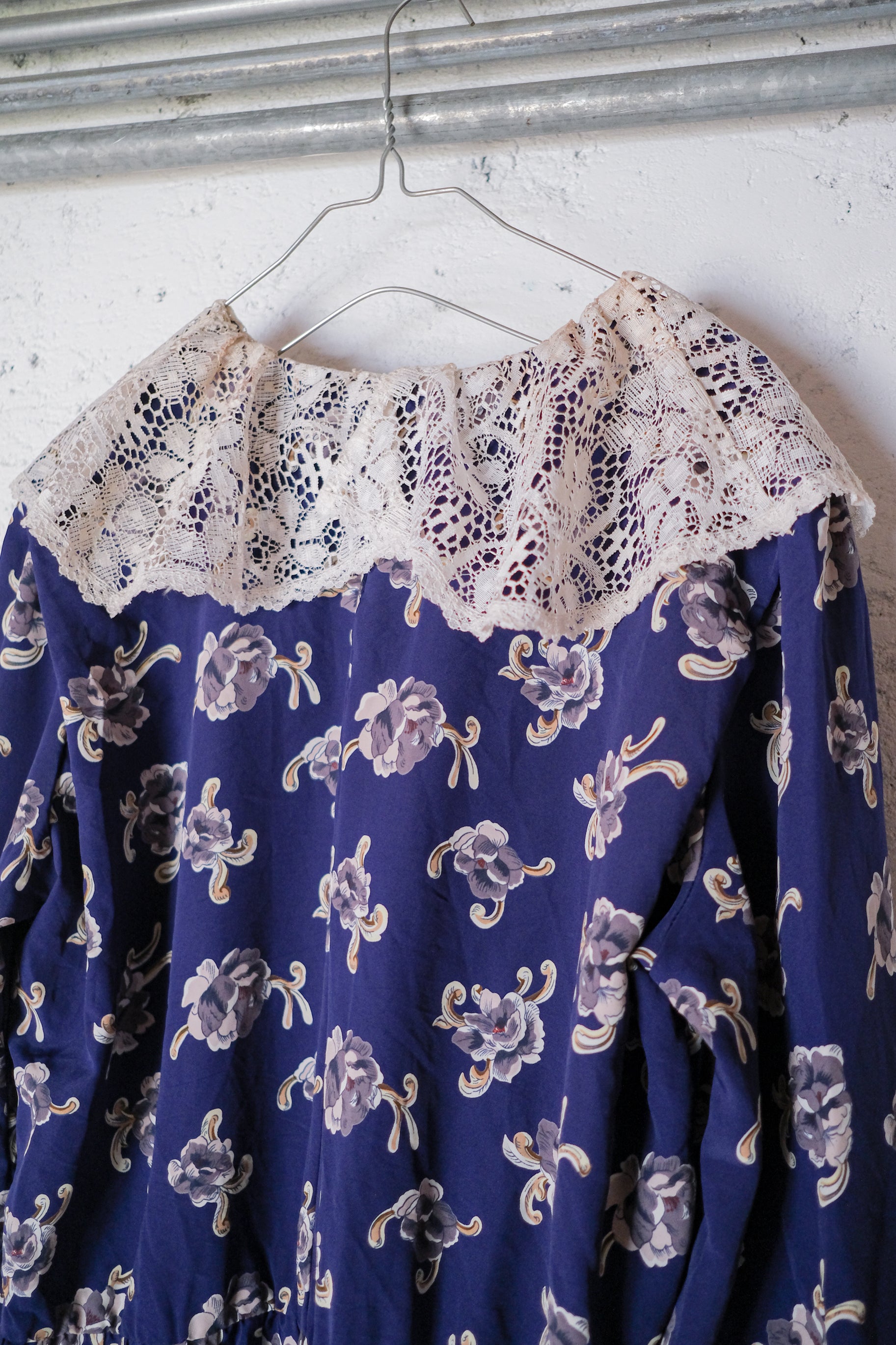 Vintage Floral Lace Collar Dress / 蕾絲領印花百摺洋裝