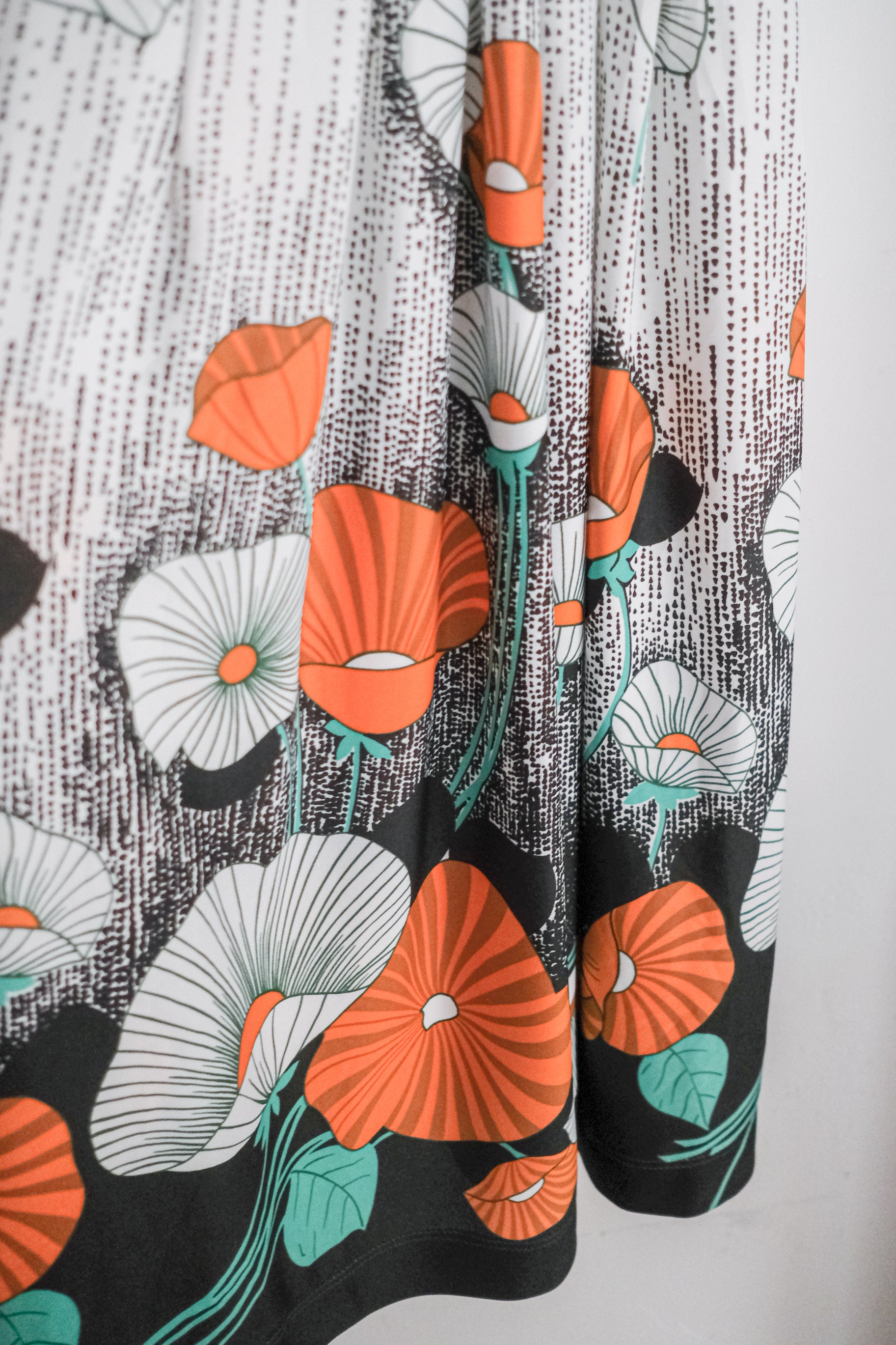 Vintage Floral Print White Sleeveless Dress / 古著嬉皮花卉綁帶洋裝