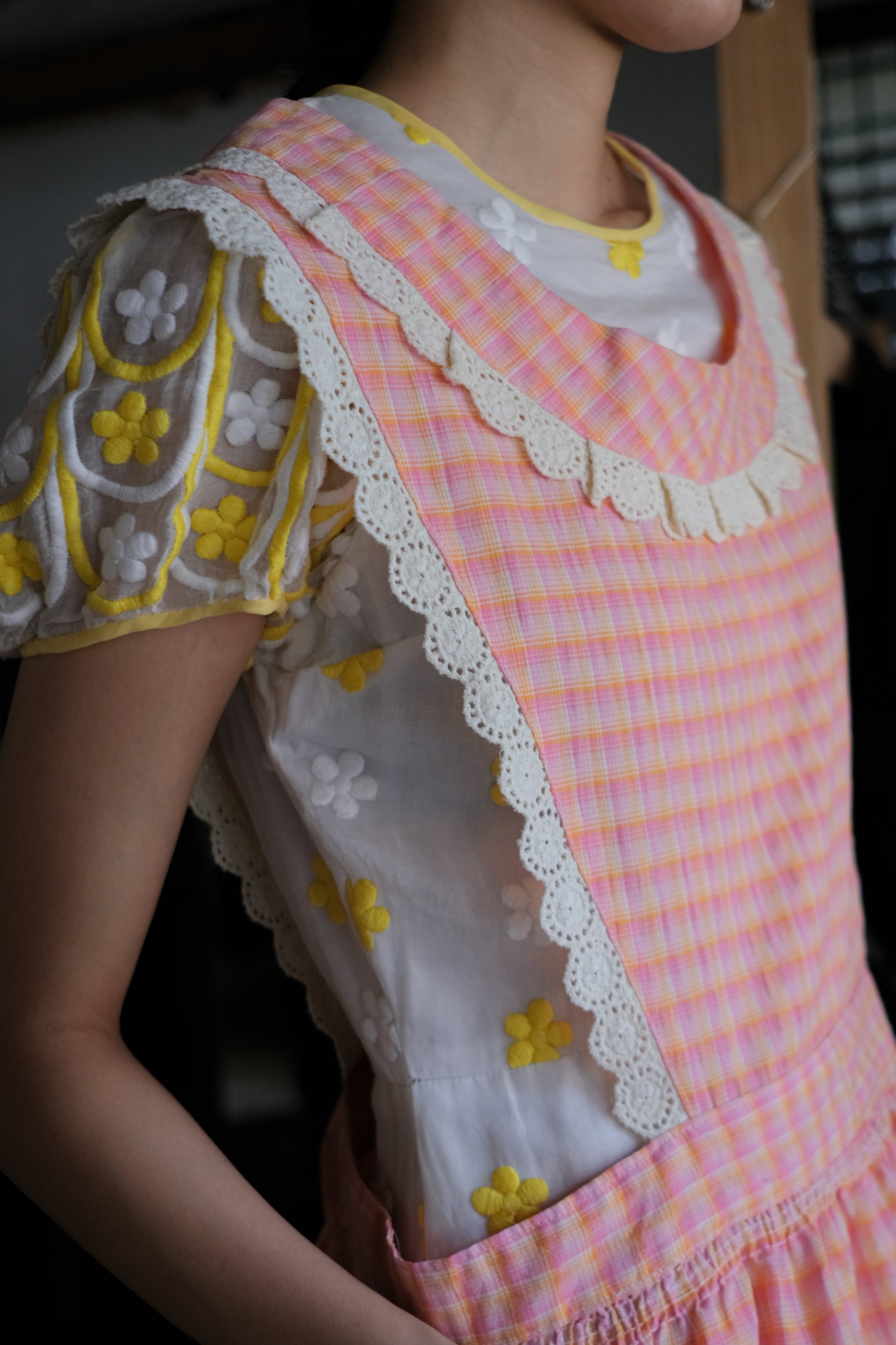 1970's Shadow Plaid Lace Bib Apron / 古著漸層格紋蕾絲圍裙