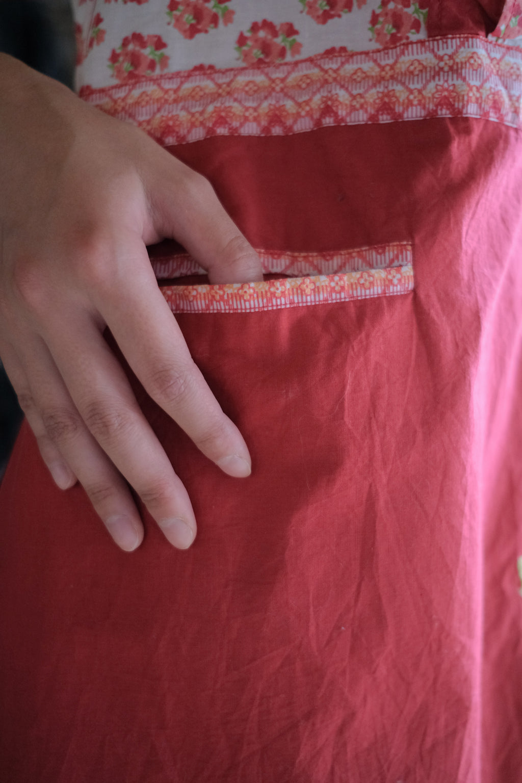 Vintage Bird and flowers Ruffled Bib Apron / 古著鳥與花荷葉邊圍裙