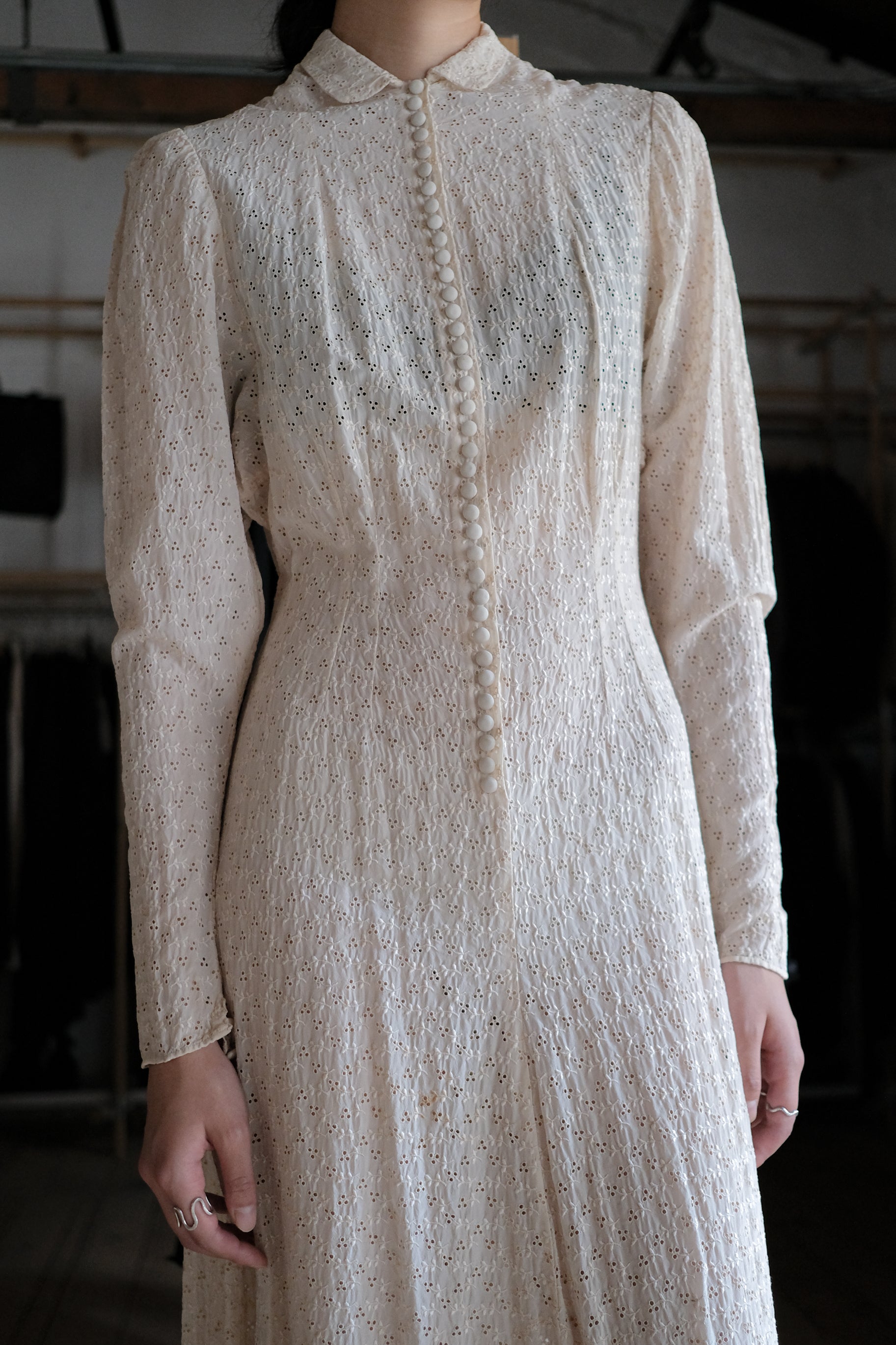 Vintage Pearl White Embroidered Eyelet Flowers Maxi Dress / 古著珍珠白鏤空刺繡花長洋裝