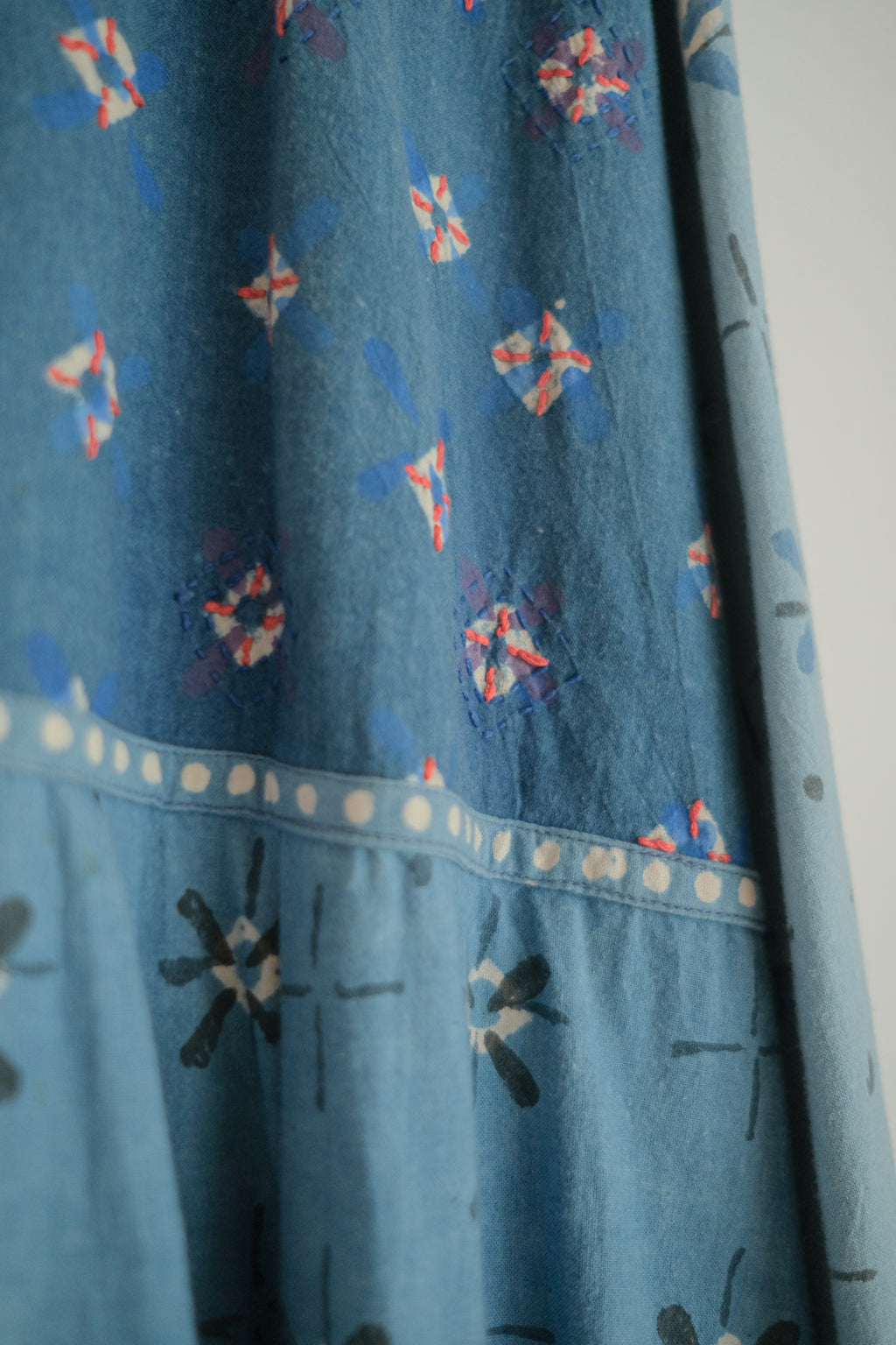 1990’s Indian Indigo Batik Embroidered Dress / 印度古著靛藍蠟染手刺繡洋裝