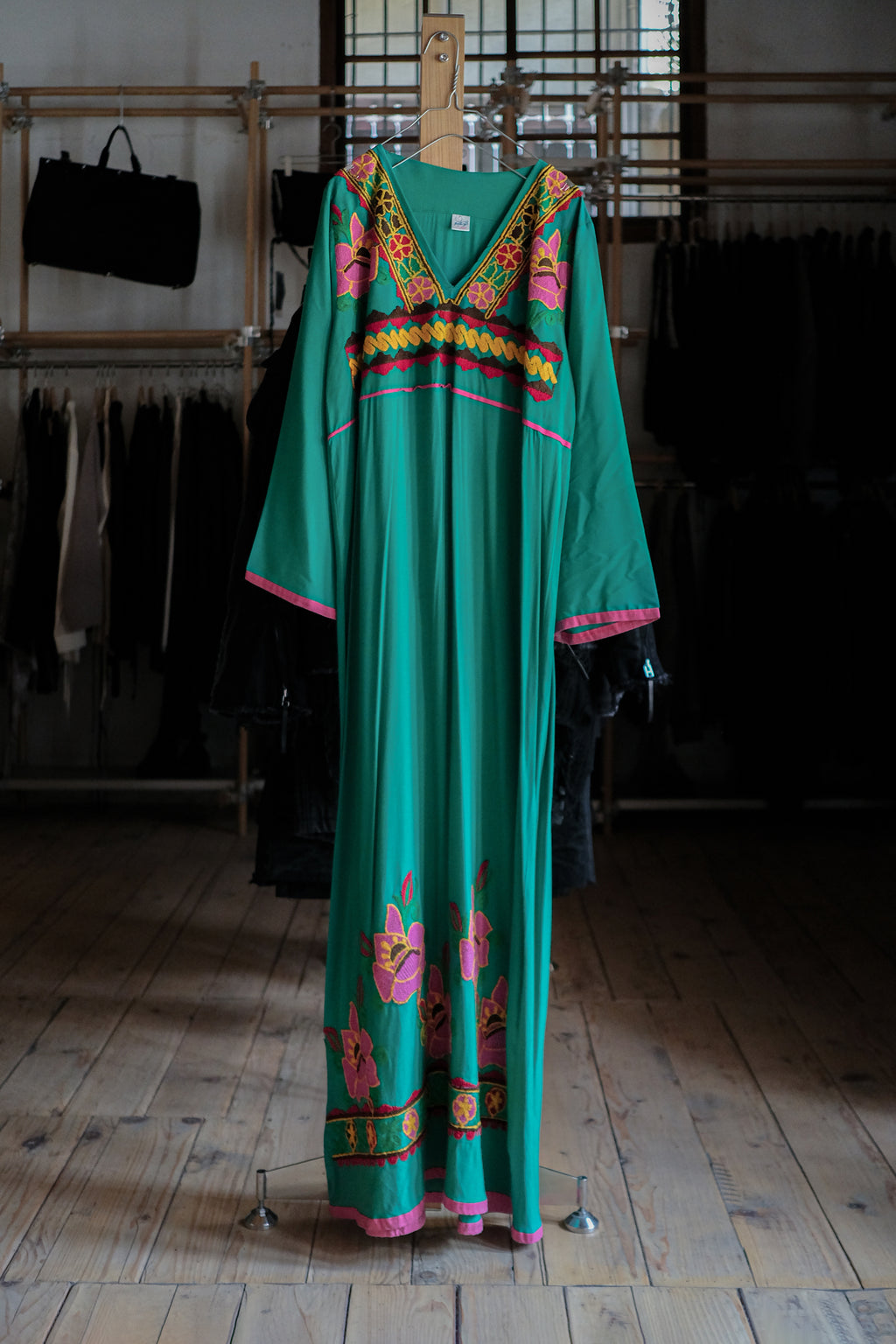 1980’s Egyptian Embroidered Kaftan / 埃及古著羽綠藍刺繡長袍