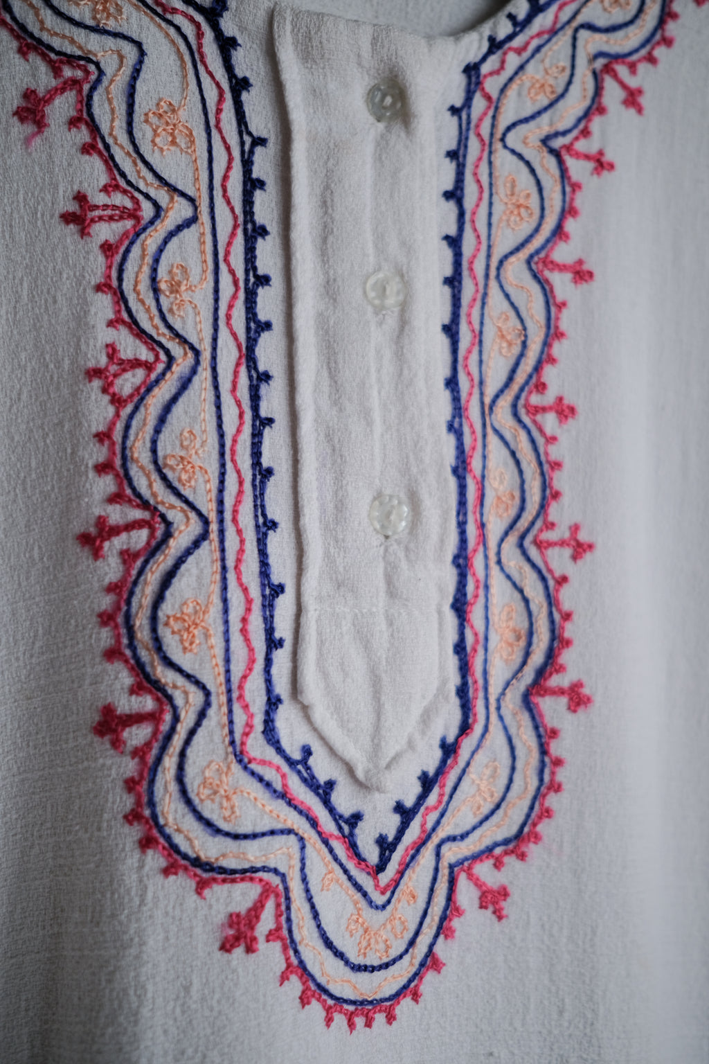 Vintage Indian Hand Embroidered Cotton Gauze Folk Kaftan / 印度古著手刺繡棉紗民族長袍