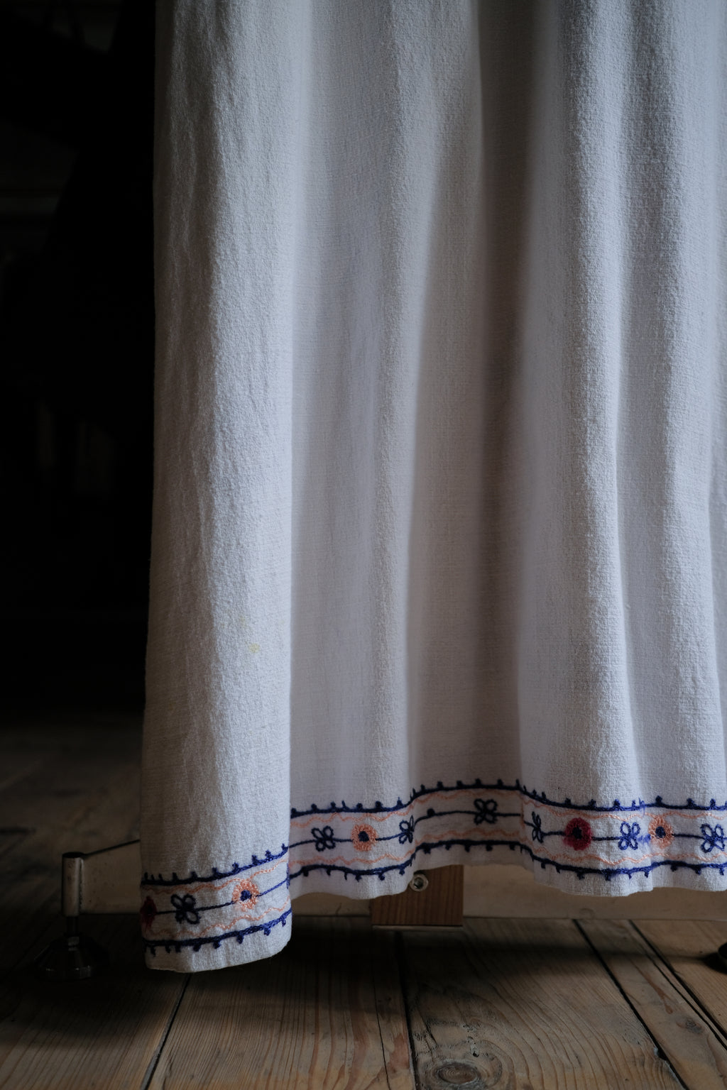 Vintage Indian Hand Embroidered Cotton Gauze Folk Kaftan / 印度古著手刺繡棉紗民族長袍