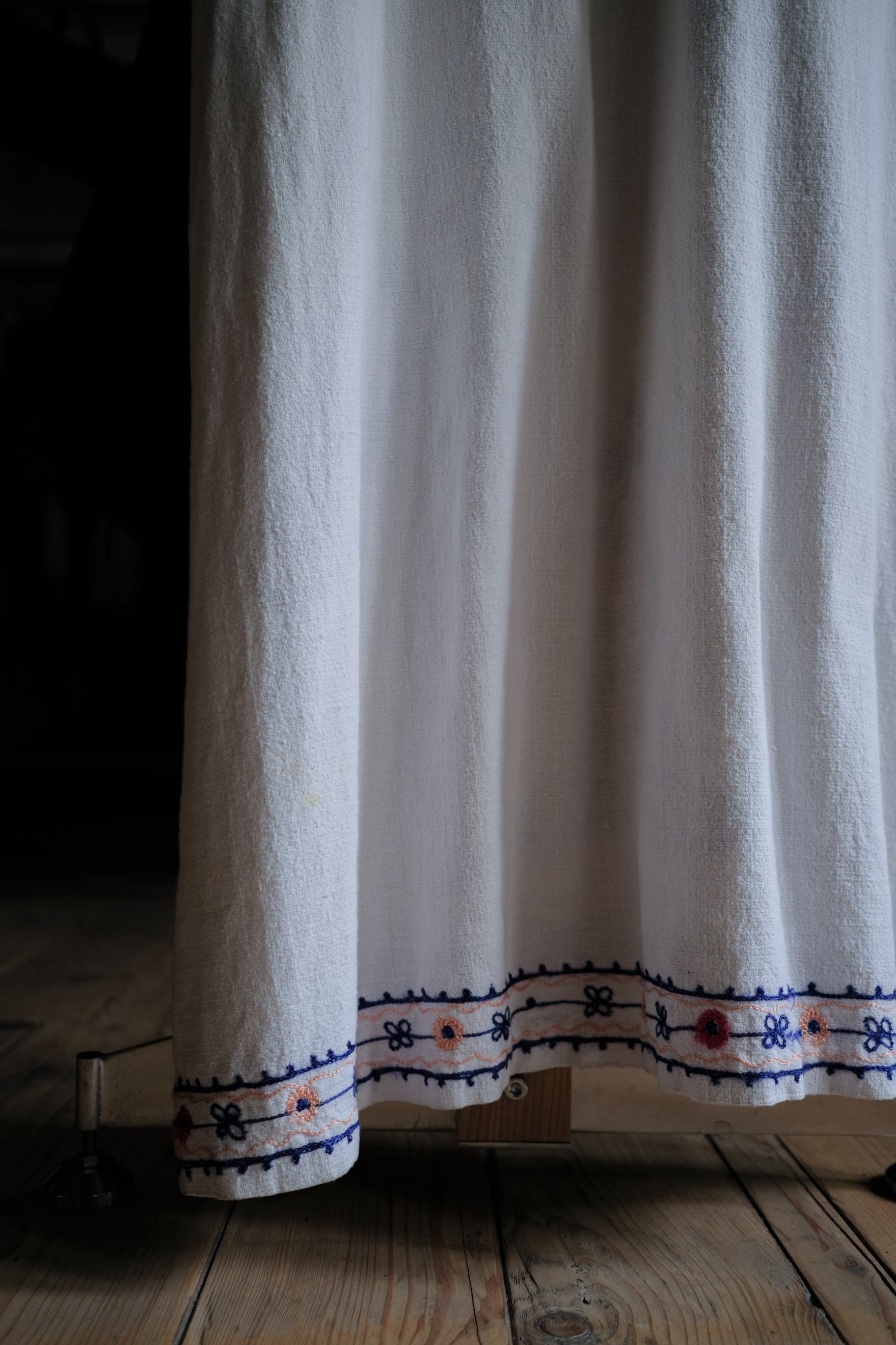 Vintage Indian Hand Embroidered Cotton Gauze Folk Kaftan / 印度古著手刺繡棉紗民族長袍