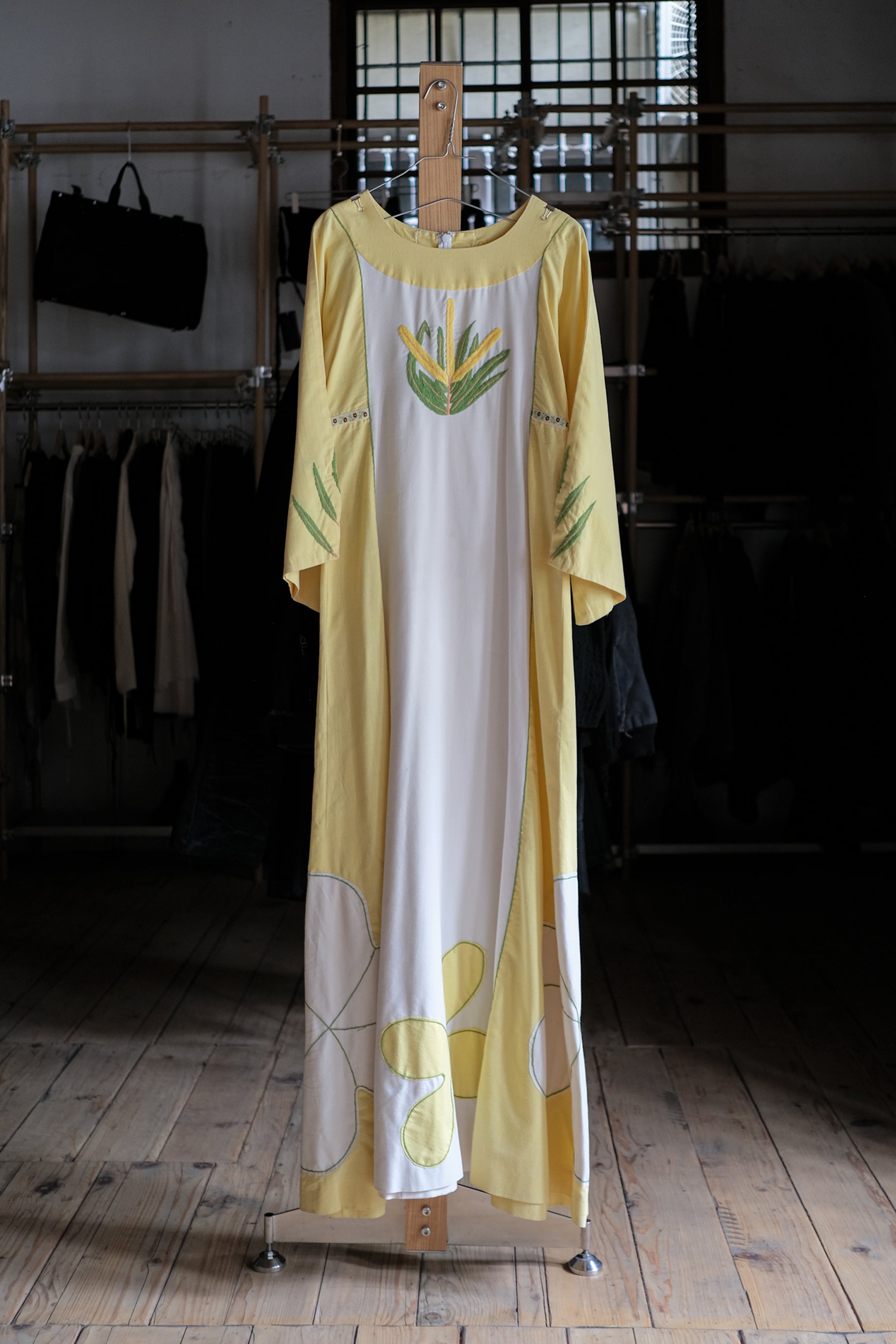 1970's 2 Tone Embroidered Art Applique Kaftan / 古著撞色嵌花刺繡長袍