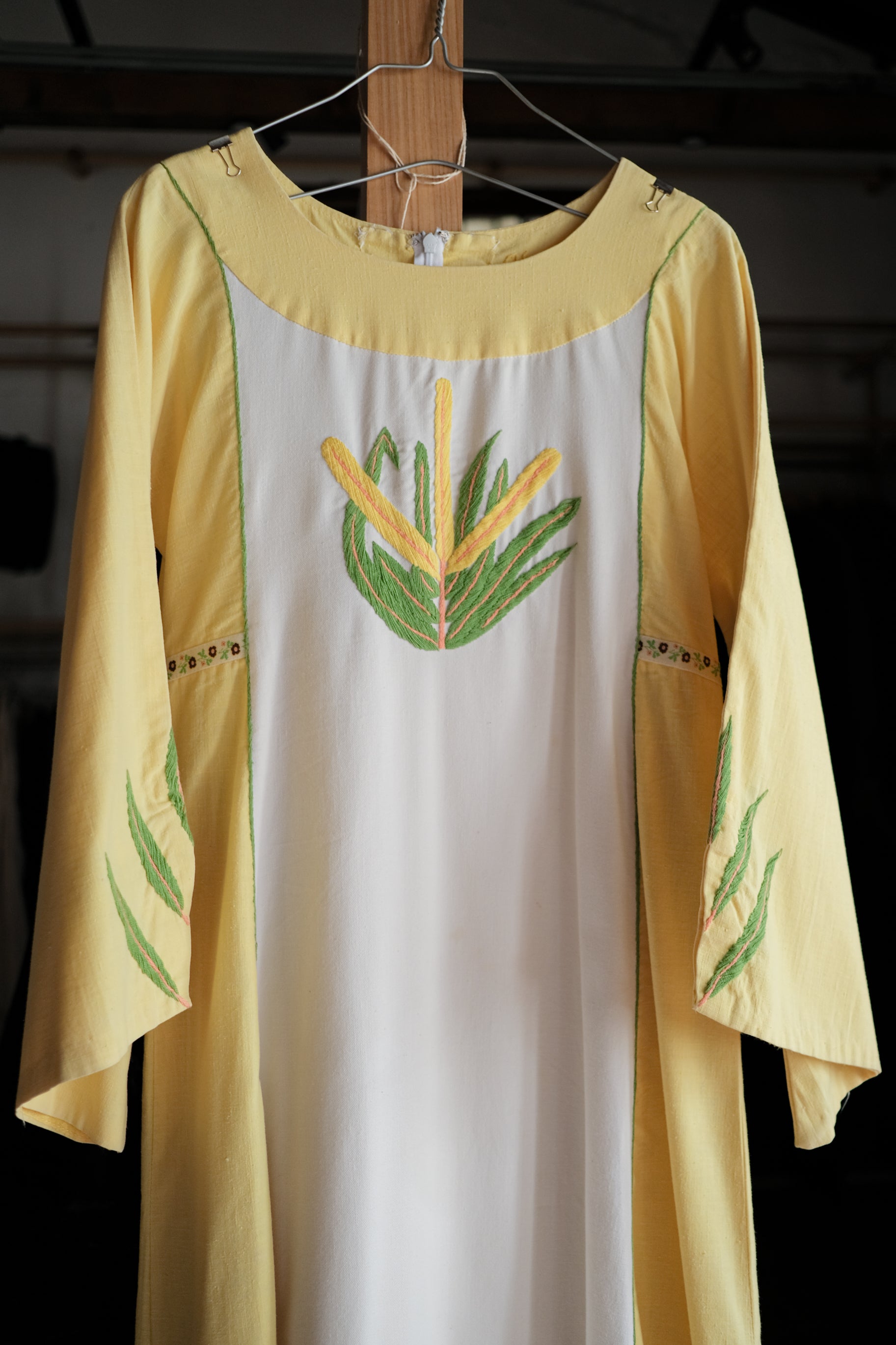 1970's 2 Tone Embroidered Art Applique Kaftan / 古著撞色嵌花刺繡長袍