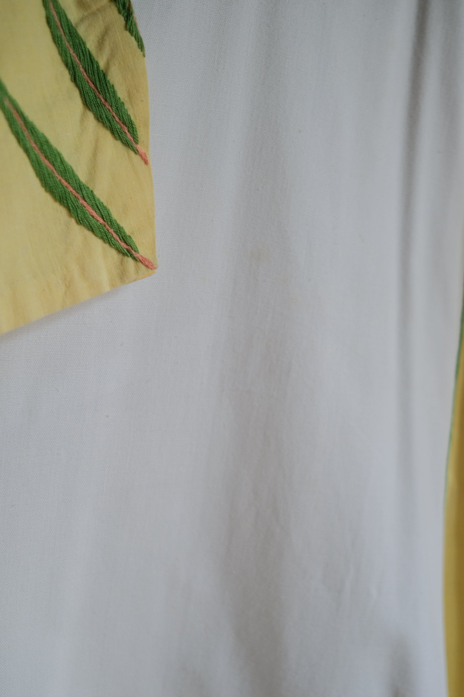 1970's 2 Tone Embroidered Art Applique Kaftan / 古著撞色嵌花刺繡長袍