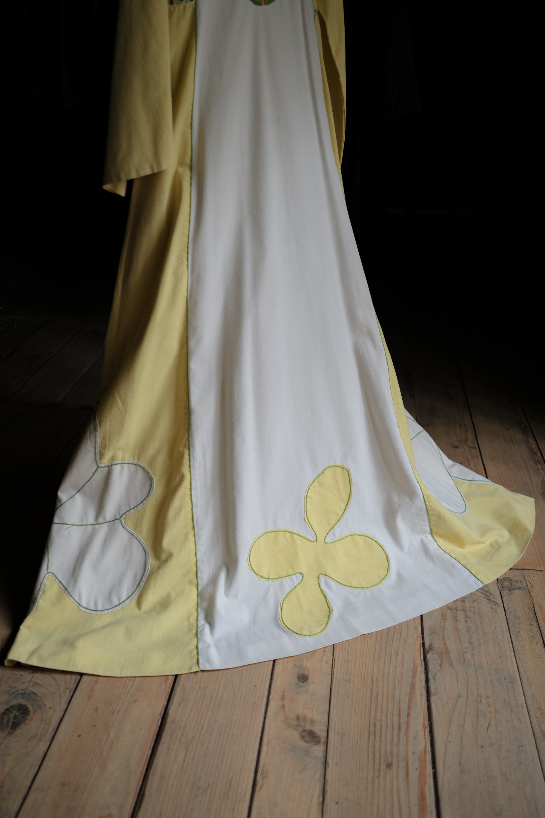 1970's 2 Tone Embroidered Art Applique Kaftan / 古著撞色嵌花刺繡長袍