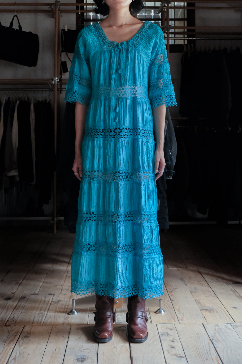 1970's Crochet Lace Bell Sleeve Maxi Dress / 古著鉤針蕾絲鐘形袖長裙