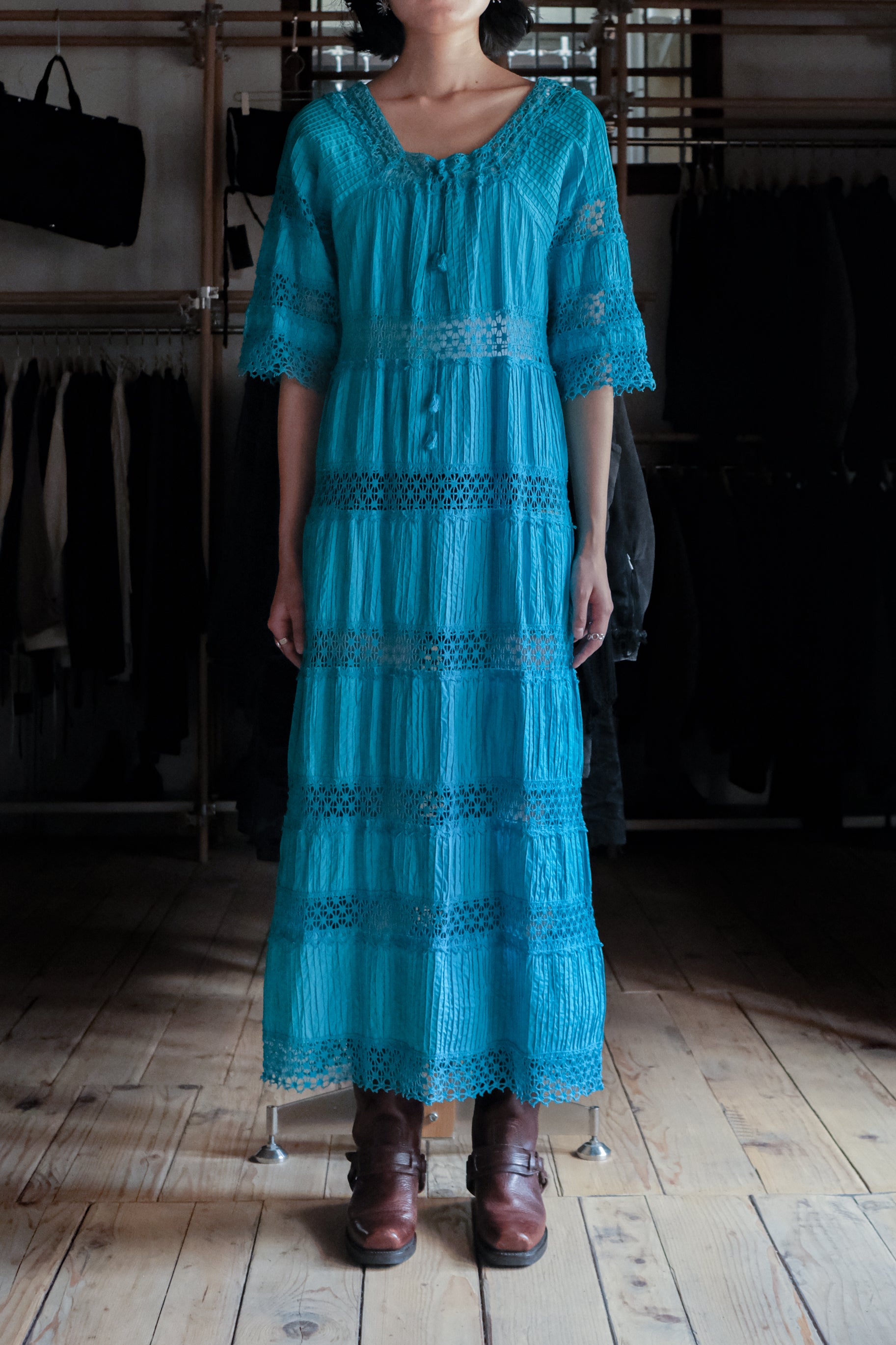 1970's Crochet Lace Bell Sleeve Maxi Dress / 古著鉤針蕾絲鐘形袖長裙