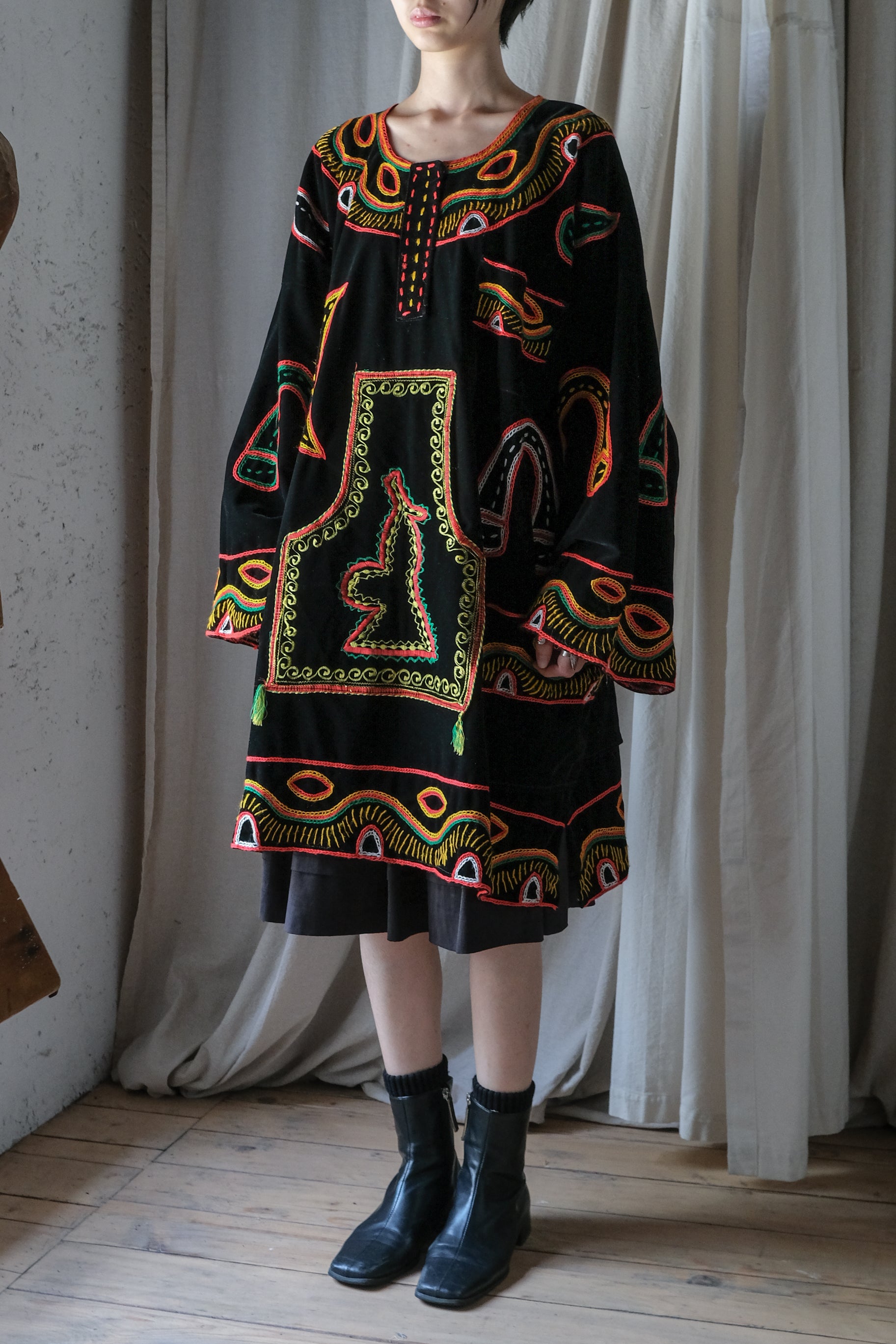 Vintage Cameroon Folk Velvet Smock / 喀麥隆古著絲絨民族罩衫