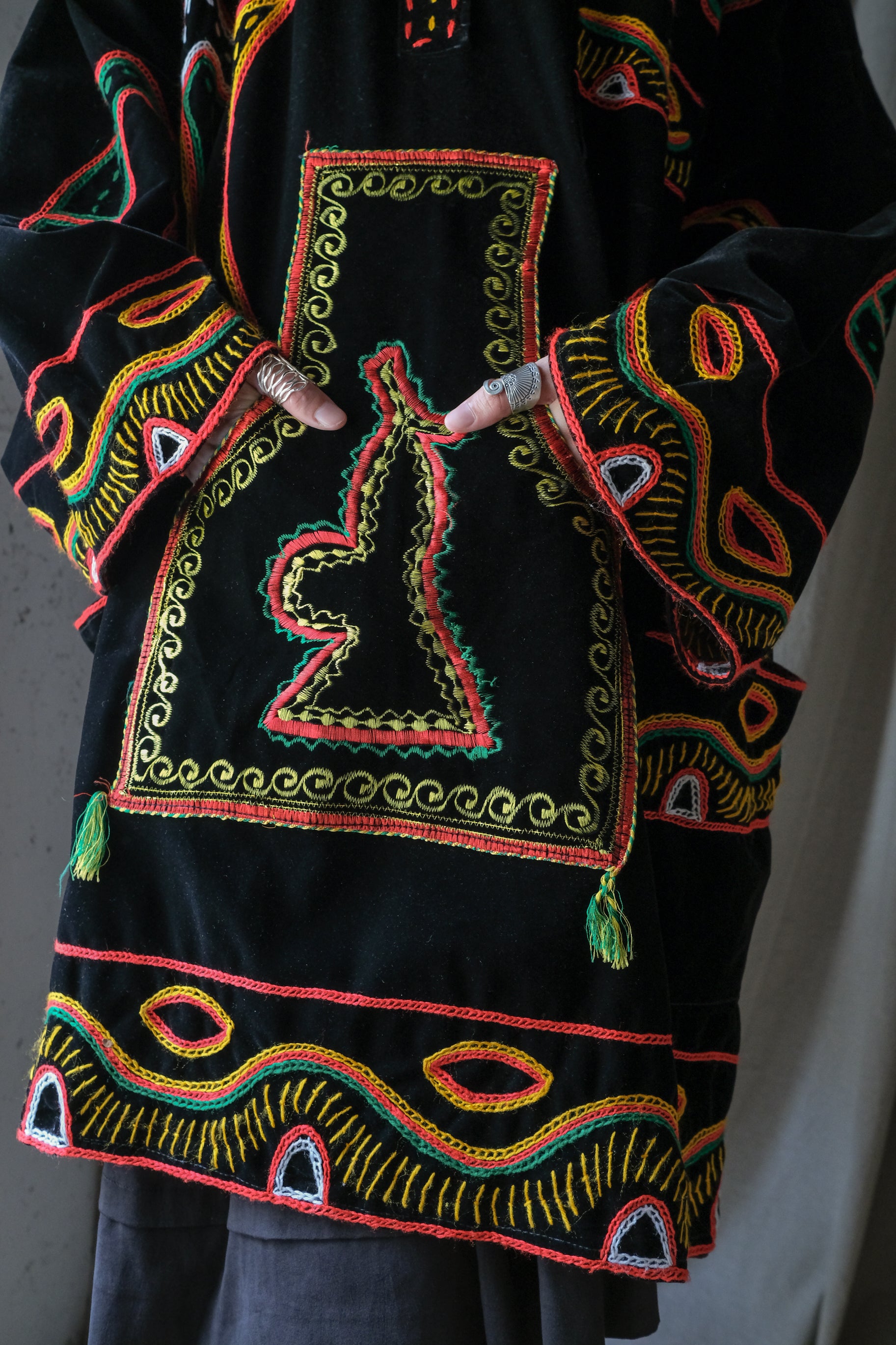 Vintage Cameroon Folk Velvet Smock / 喀麥隆古著絲絨民族罩衫