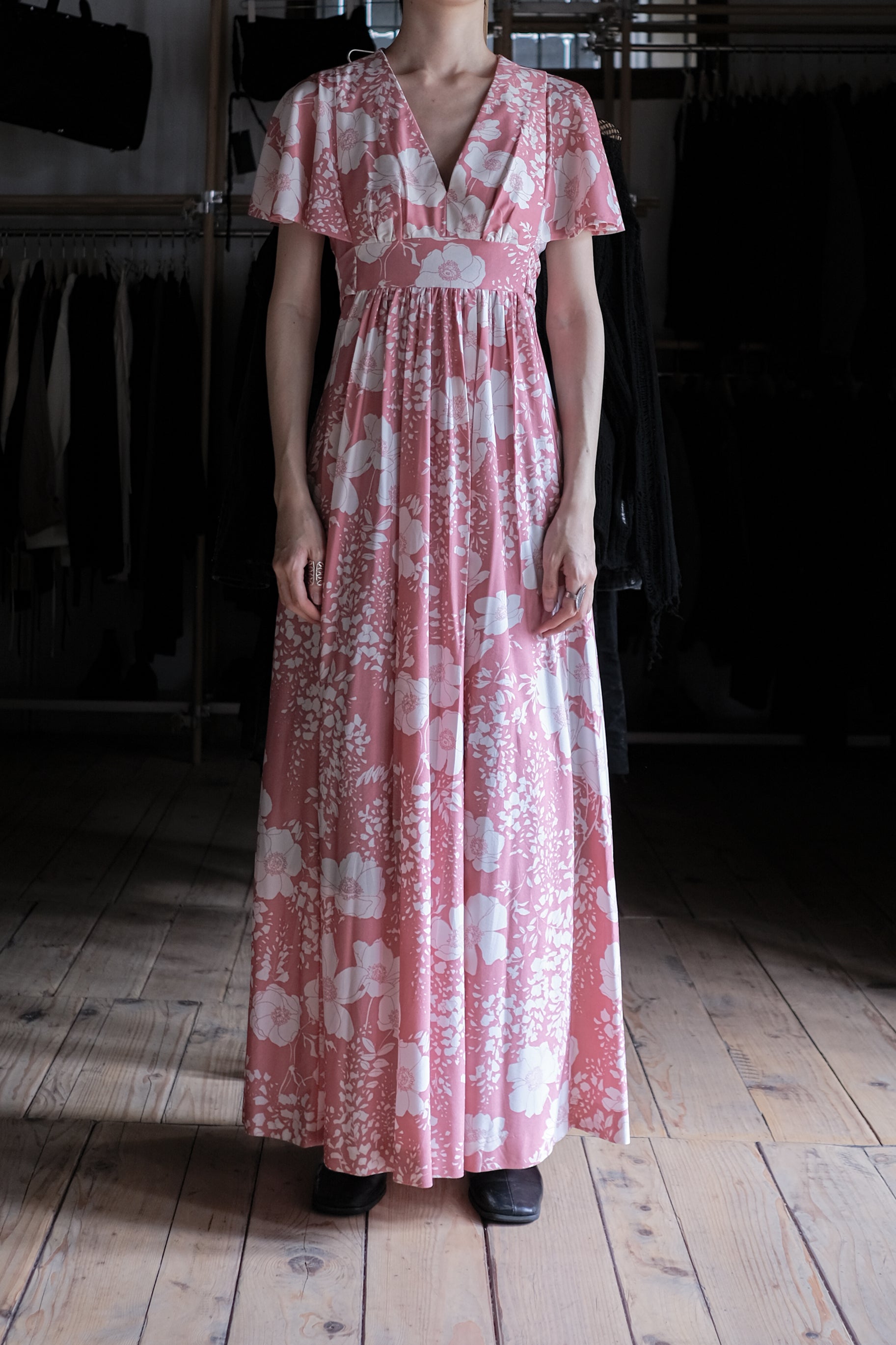 1970s Floral Flutter Sleeve Maxi Dress / 古著花卉荷葉袖長裙