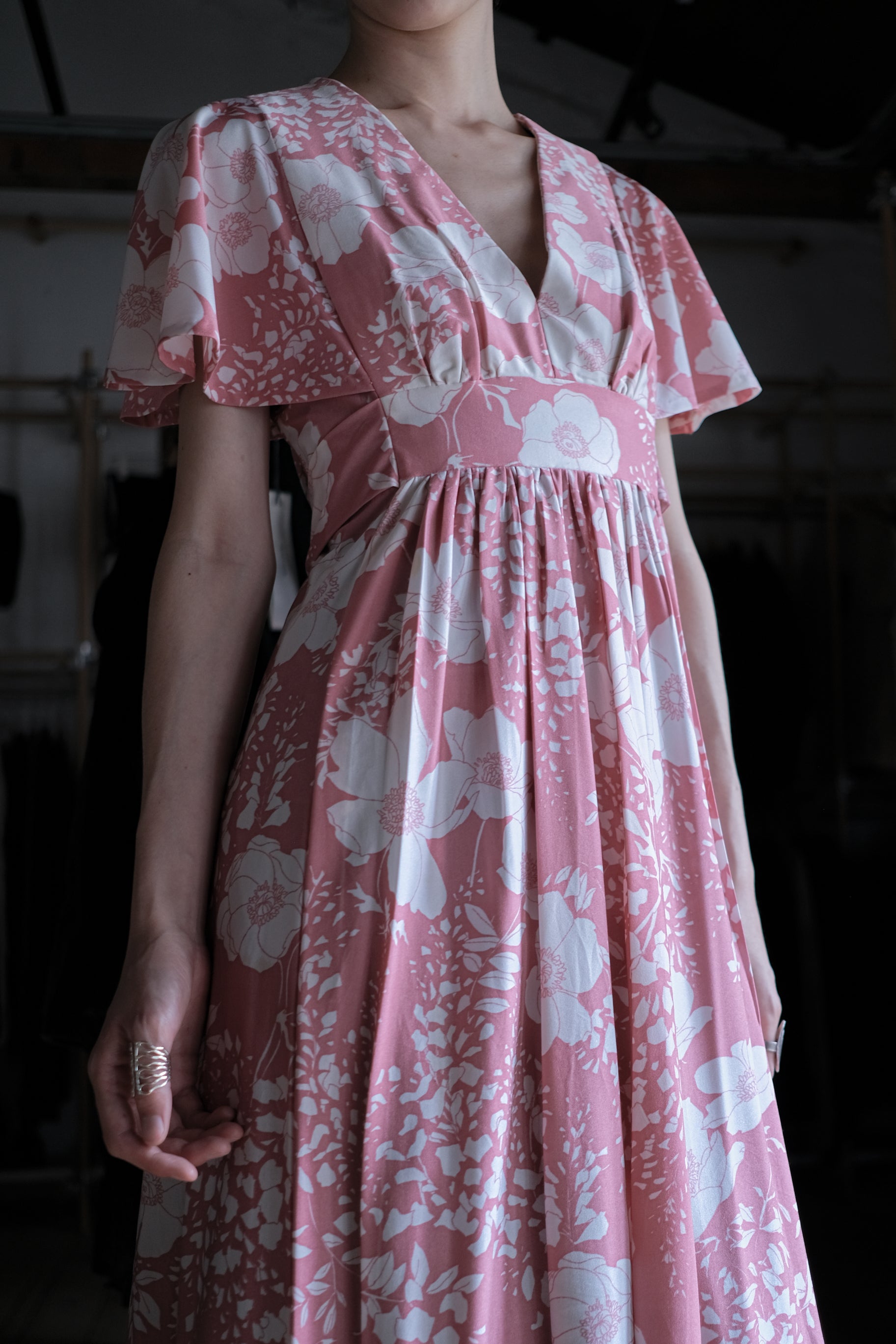 1970s Floral Flutter Sleeve Maxi Dress / 古著花卉荷葉袖長裙
