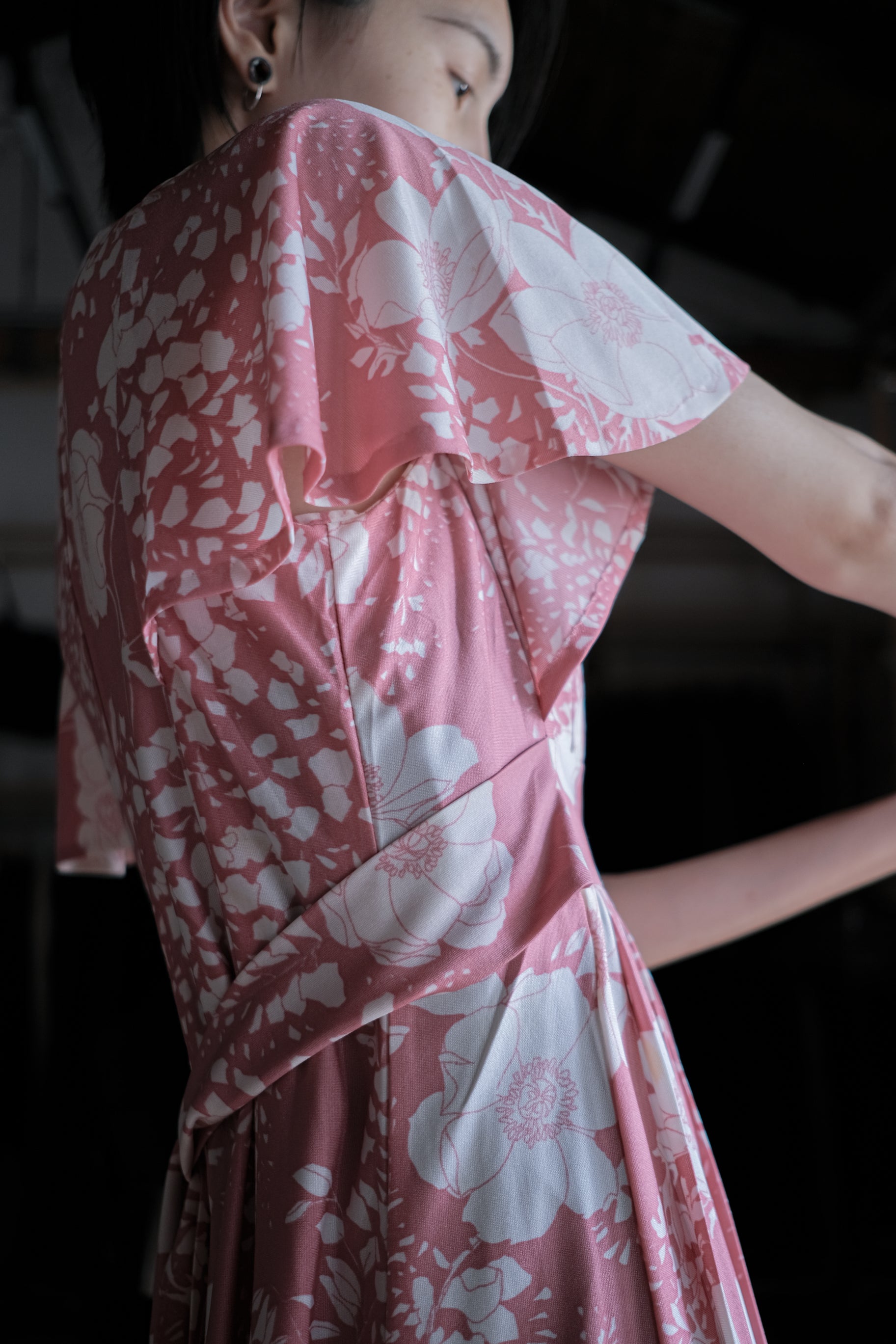 1970s Floral Flutter Sleeve Maxi Dress / 古著花卉荷葉袖長裙