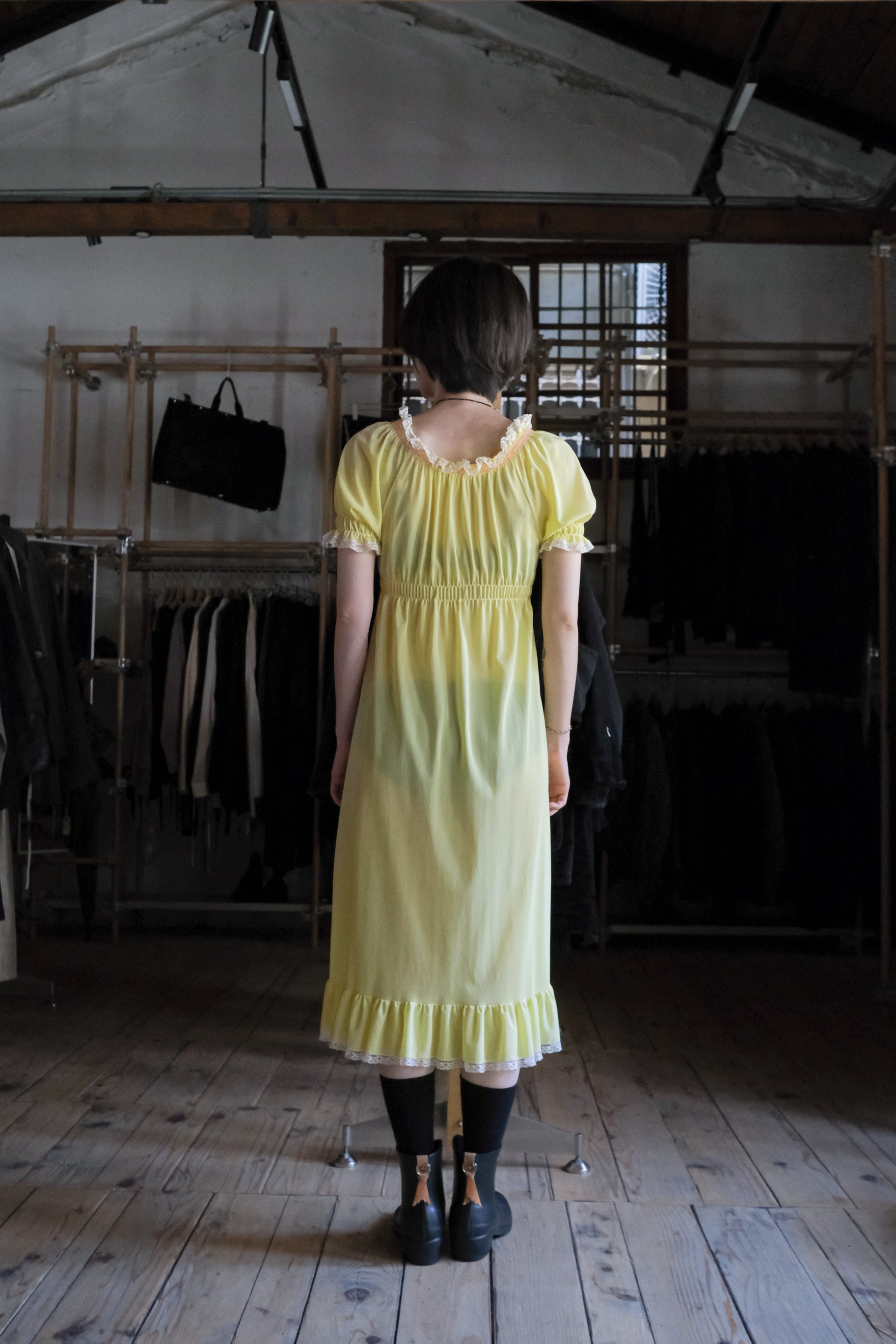 Vintage Pastel Yellow Nylon Peignoir Nightgown / 古著鵝絨黃蕾絲飾邊復古睡衣洋裝