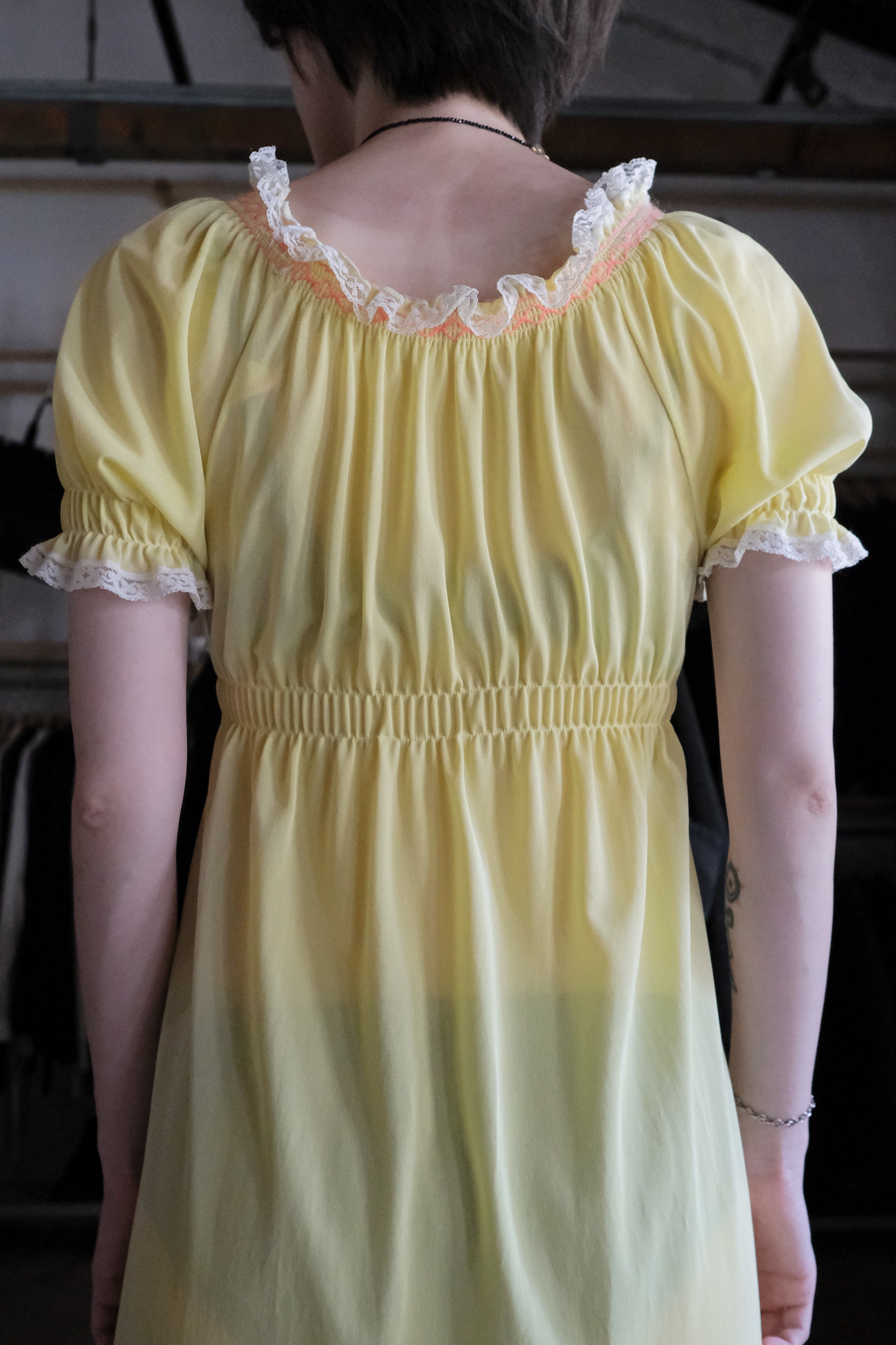 Vintage Pastel Yellow Nylon Peignoir Nightgown / 古著鵝絨黃蕾絲飾邊復古睡衣洋裝