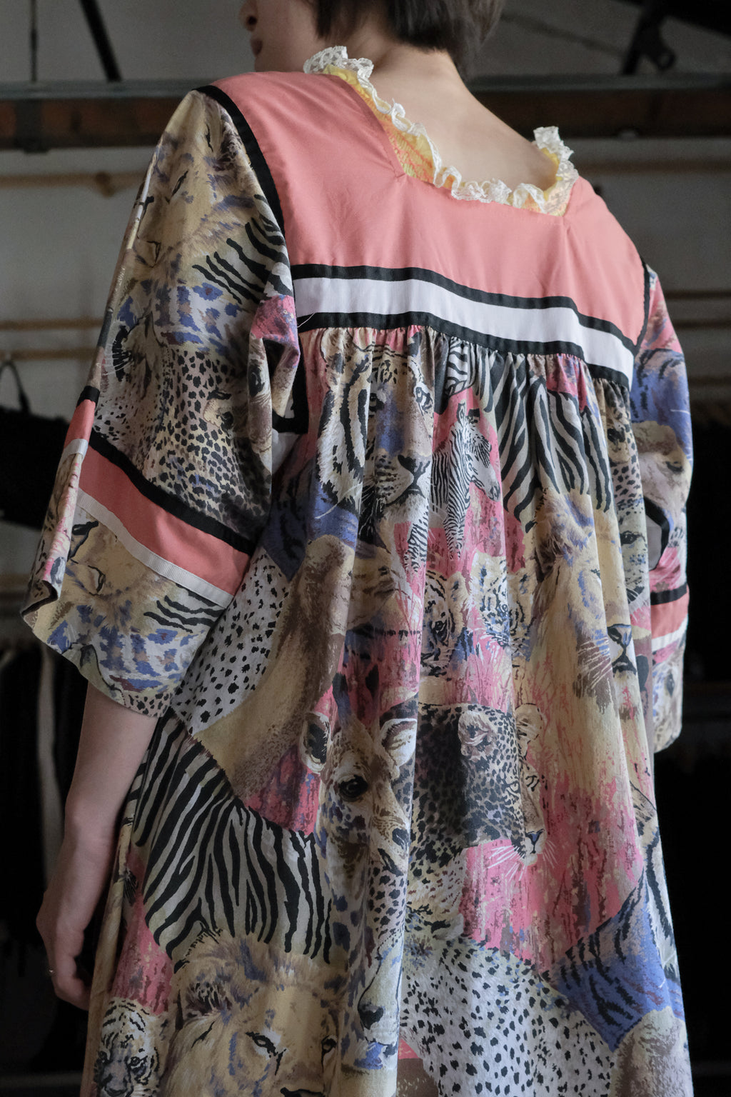 Vintage Animal Safari Graphic Print Muumuu Dress / 古著叢林萬獸印花穆穆洋裝