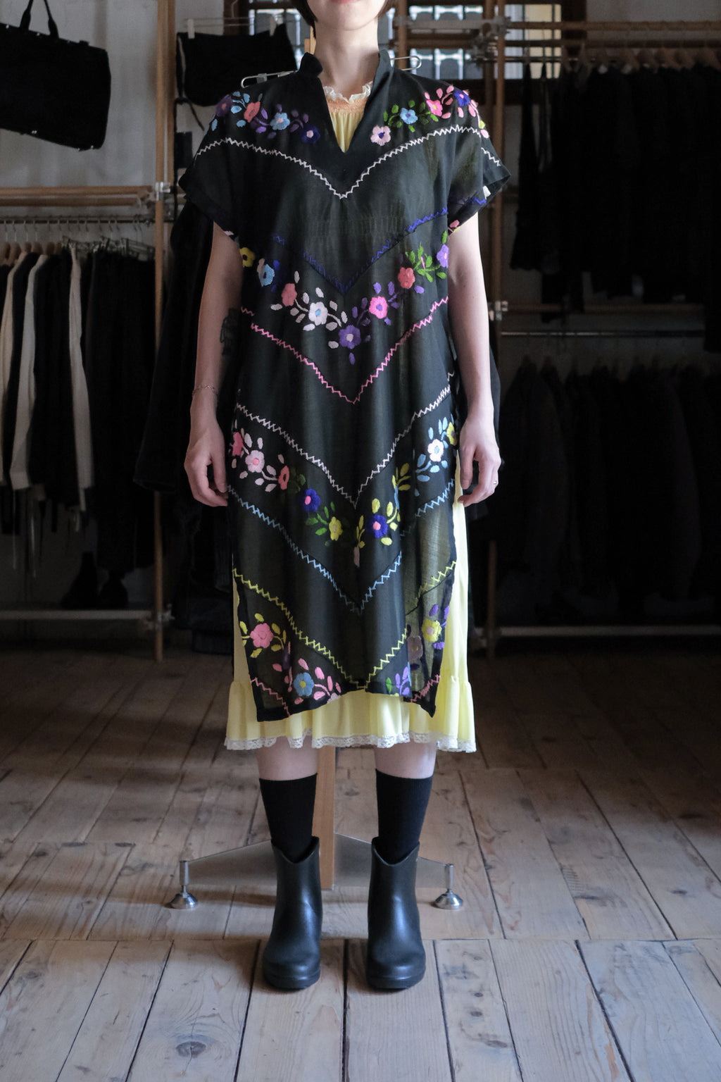 Vintage Mexican Oaxana Embroidered Dress