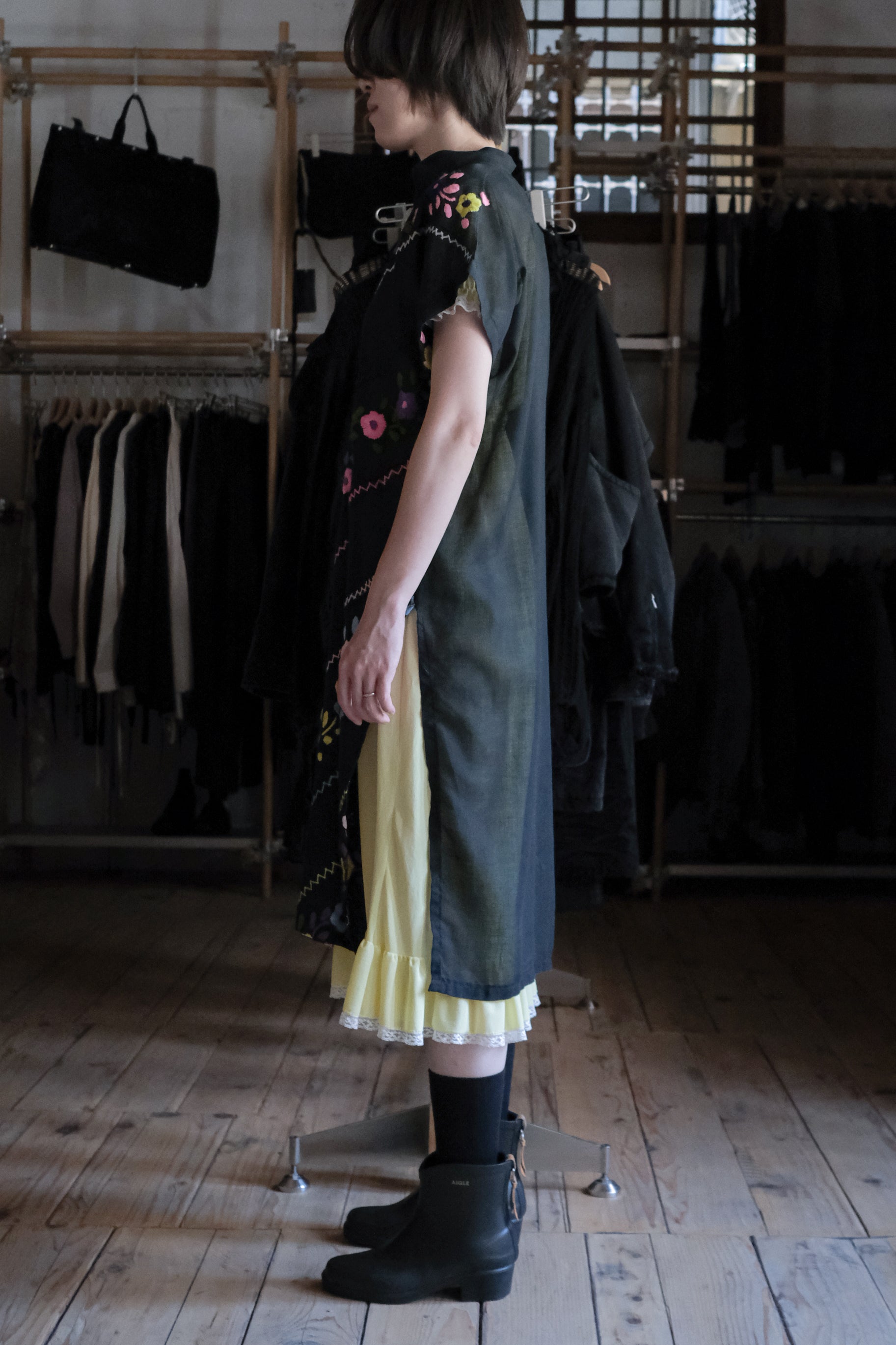 Vintage Mexican-Style Embroidered Gauze Kaftan / 古著墨西哥風刺繡黑紗透膚罩衫