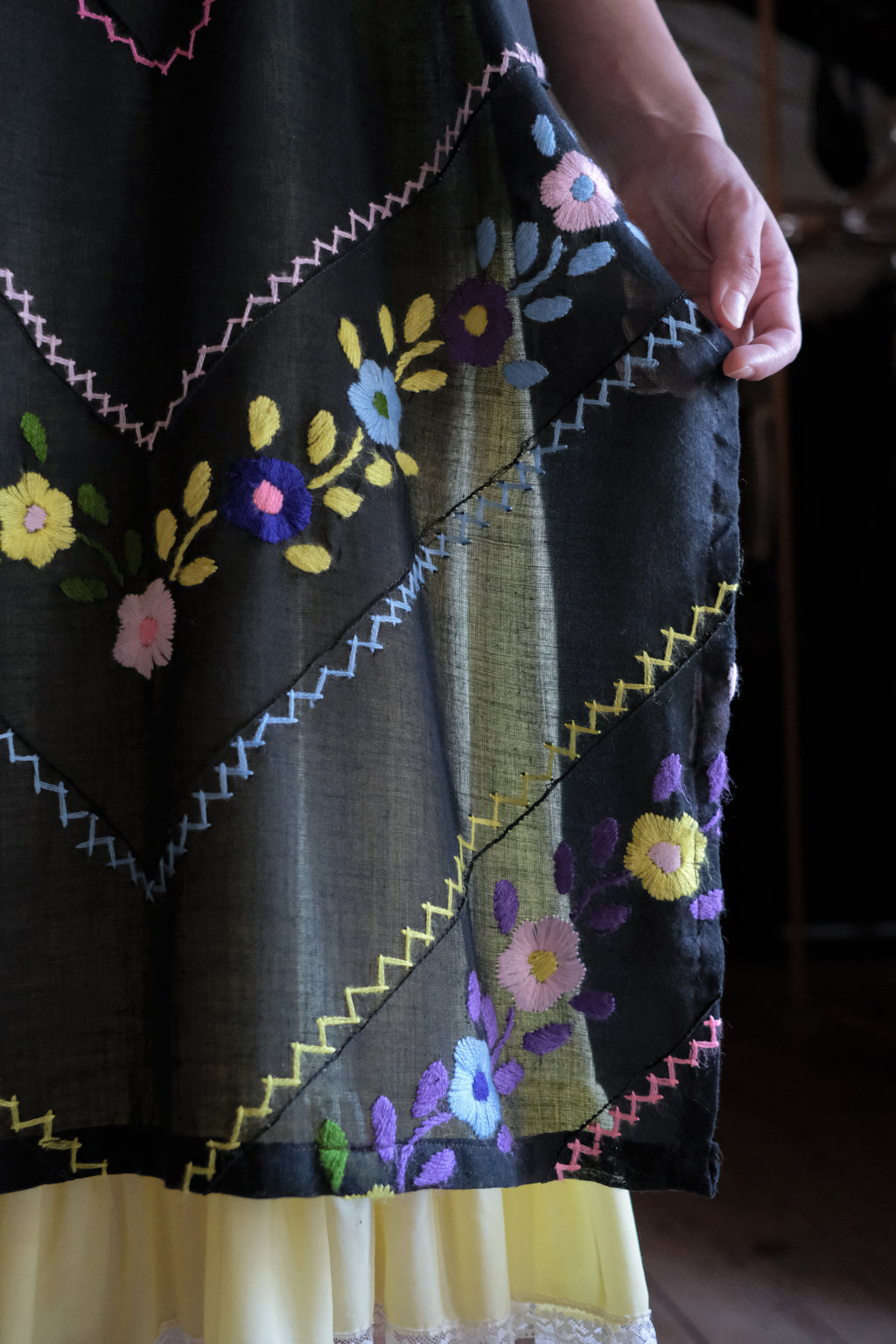 Vintage Mexican Oaxana Embroidered Dress
