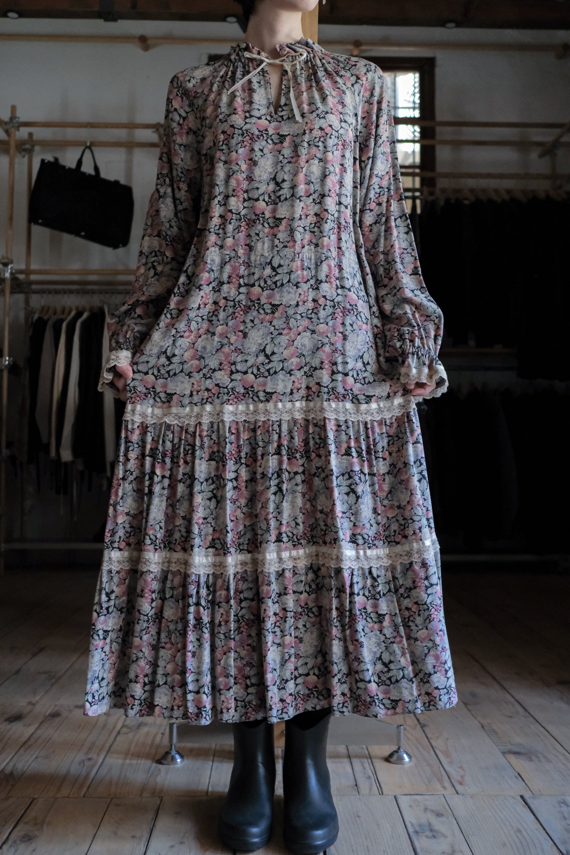 Vintage Floral Lace-Trimmed Prairie Dress / 古著碎花蕾絲拼接草原長洋裝