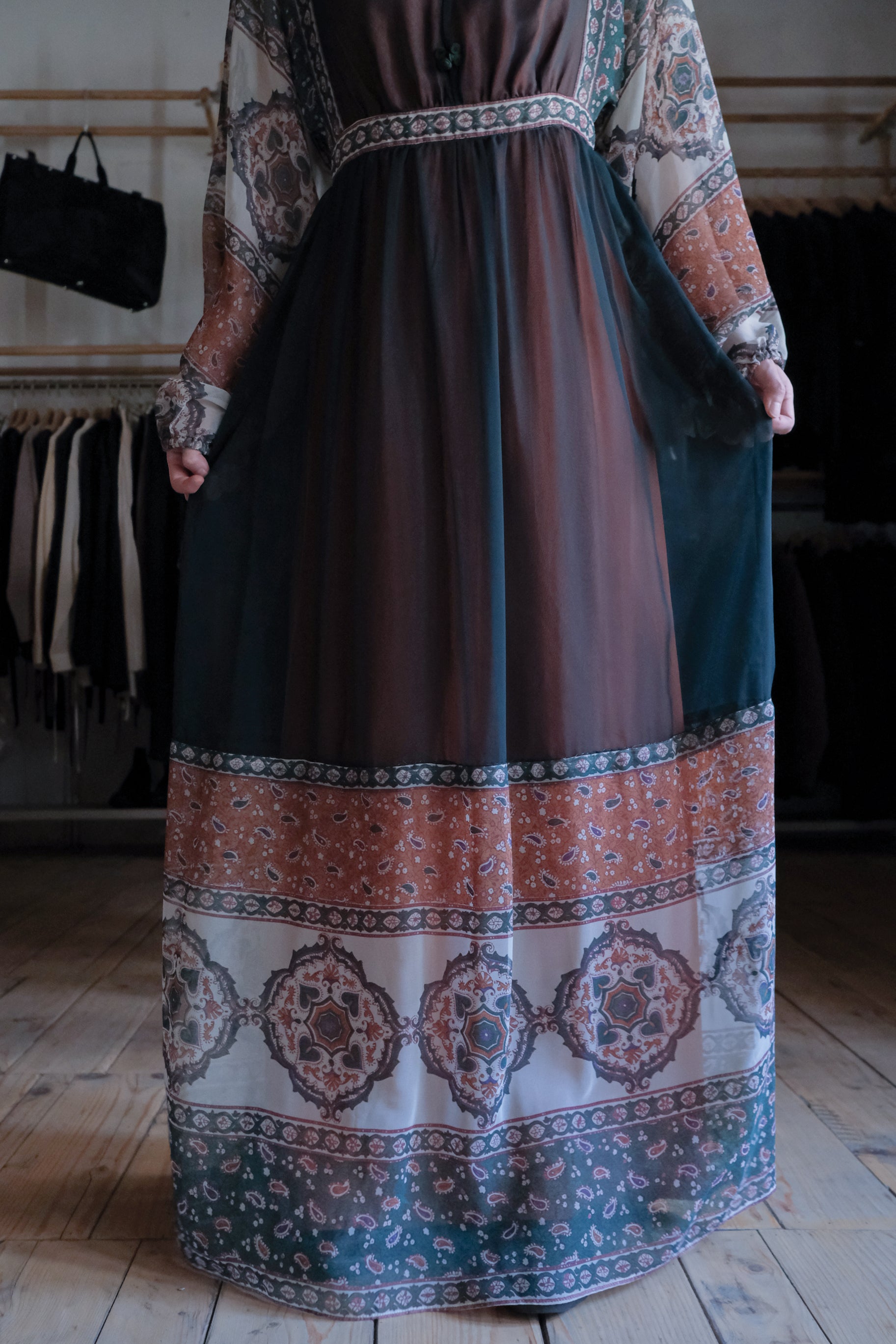 Vintage Paisley Print Frog Buttons Chiffon Dress / 古著變形蟲圖騰中式盤扣雪紡長洋裝