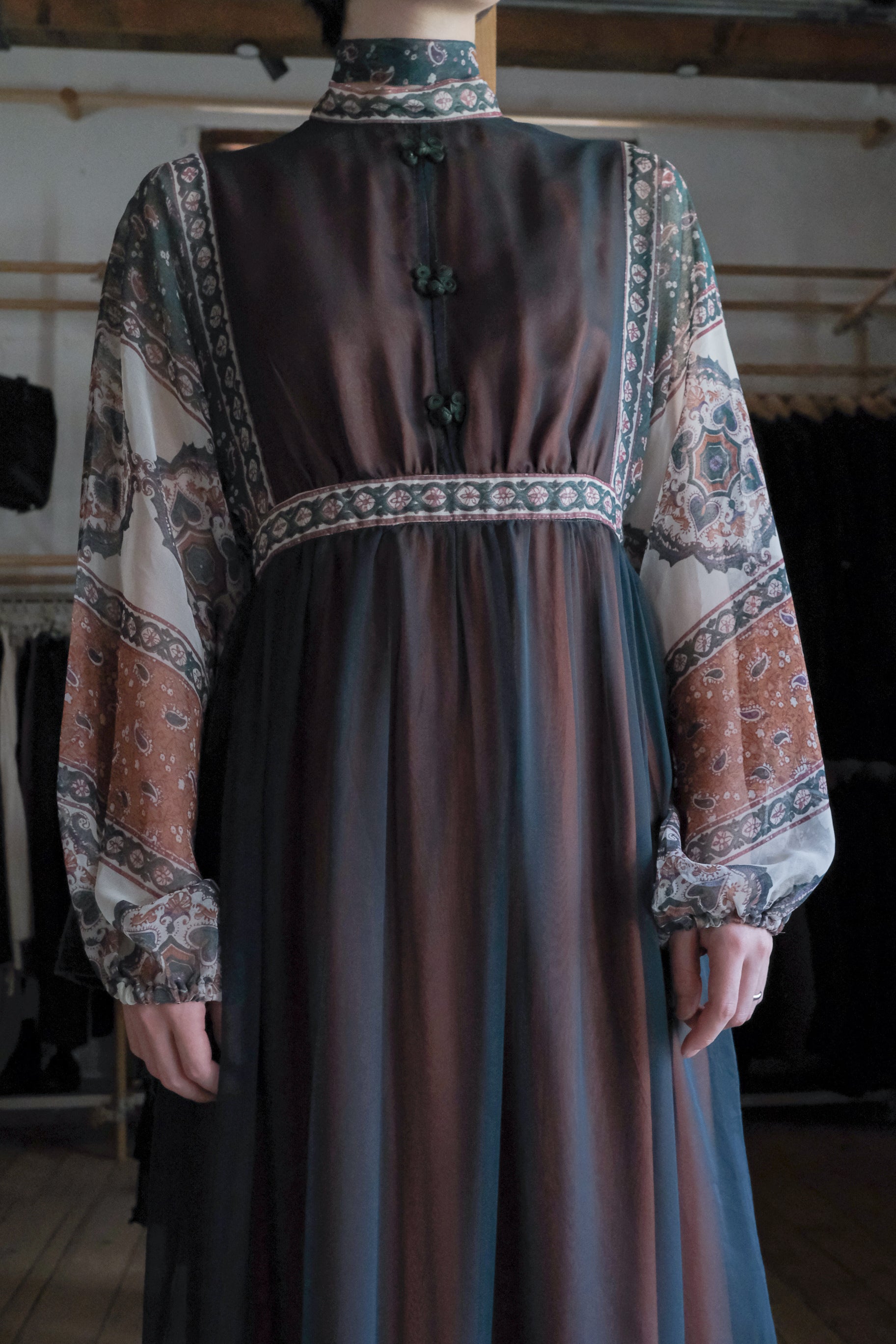 Vintage Paisley Print Frog Buttons Chiffon Dress / 古著變形蟲圖騰中式盤扣雪紡長洋裝