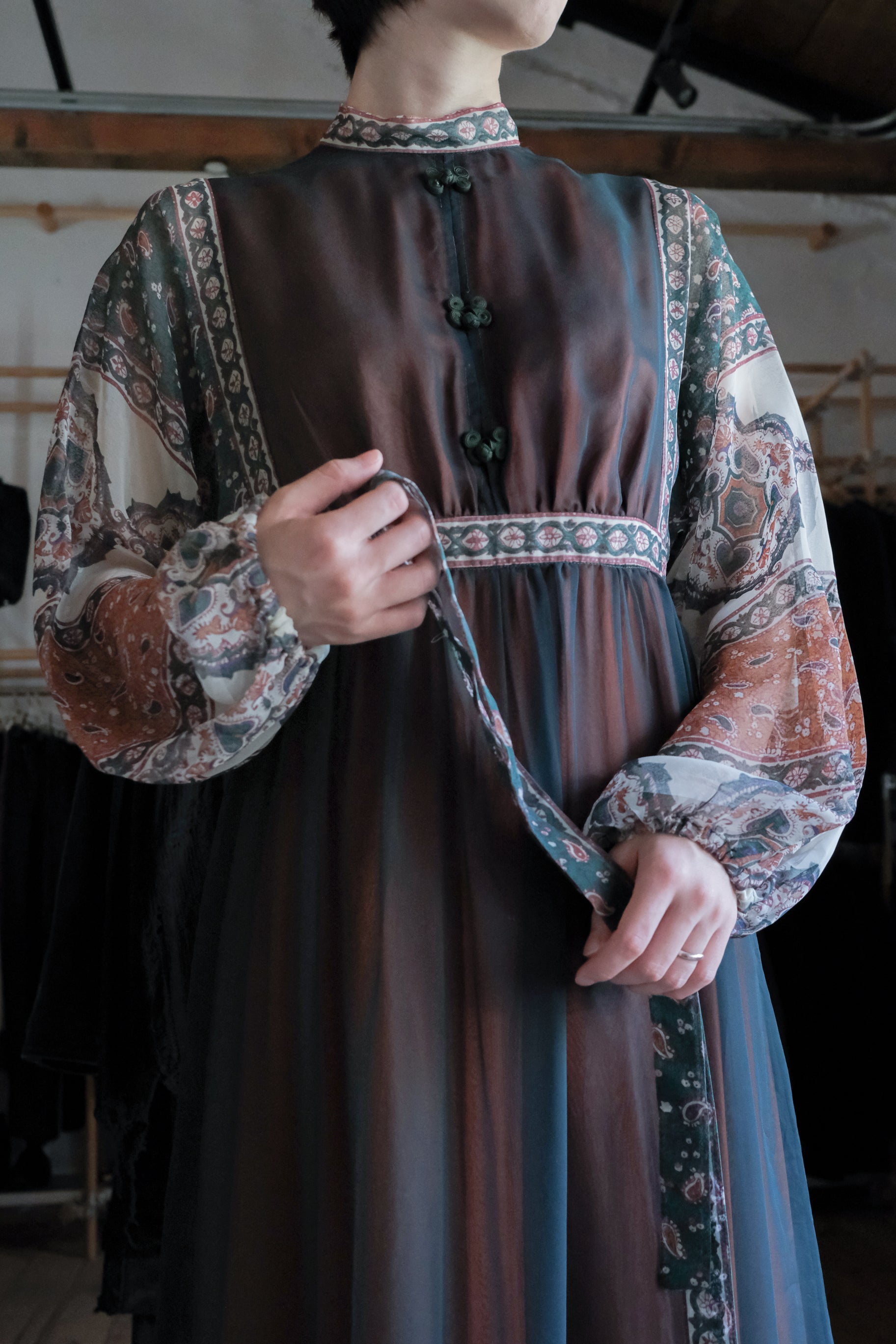 Vintage Paisley Print Frog Buttons Chiffon Dress / 古著變形蟲圖騰中式盤扣雪紡長洋裝