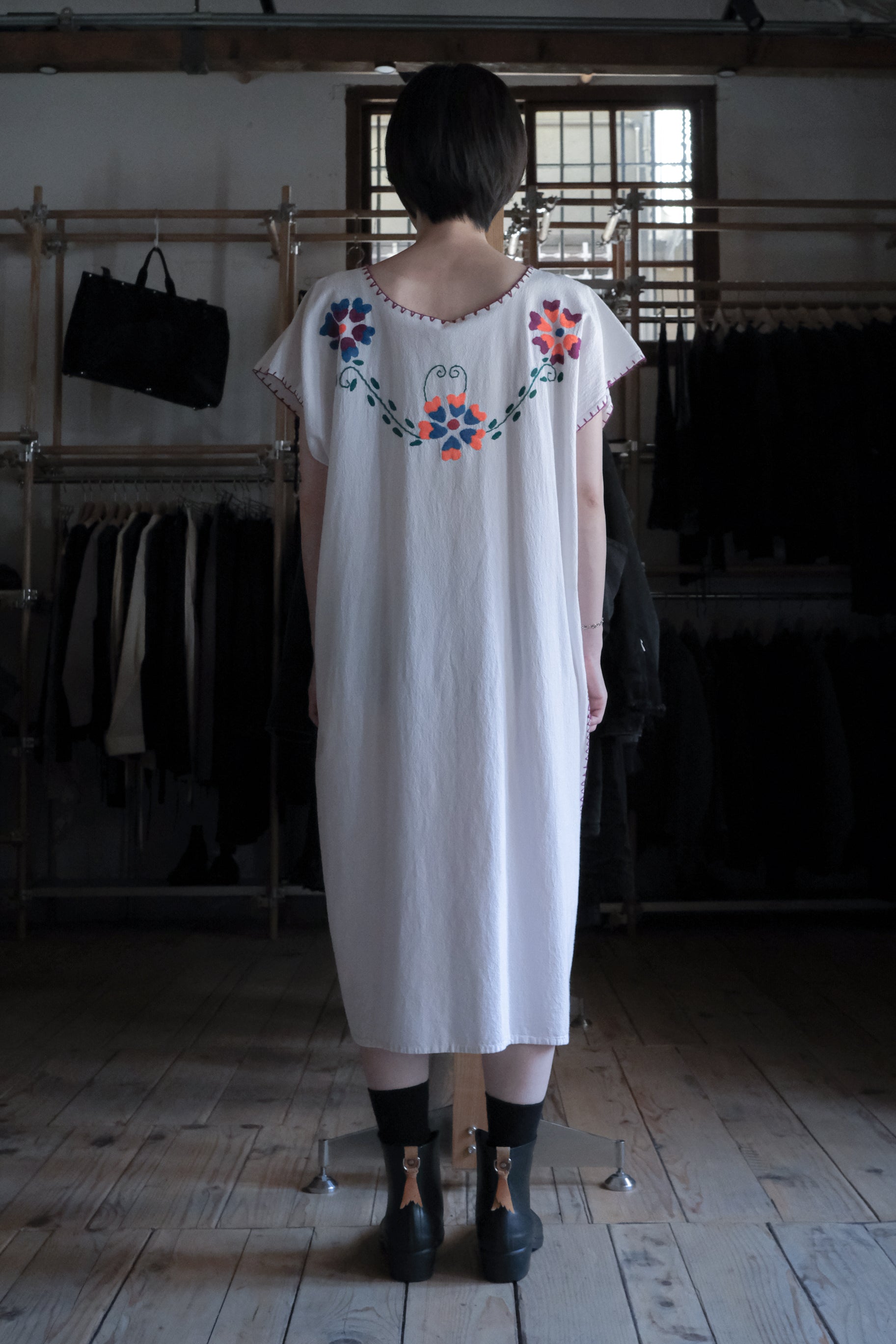Vintage Hand Embroidered Mexican Huipil Dress / 墨西哥古著刺繡罩衫