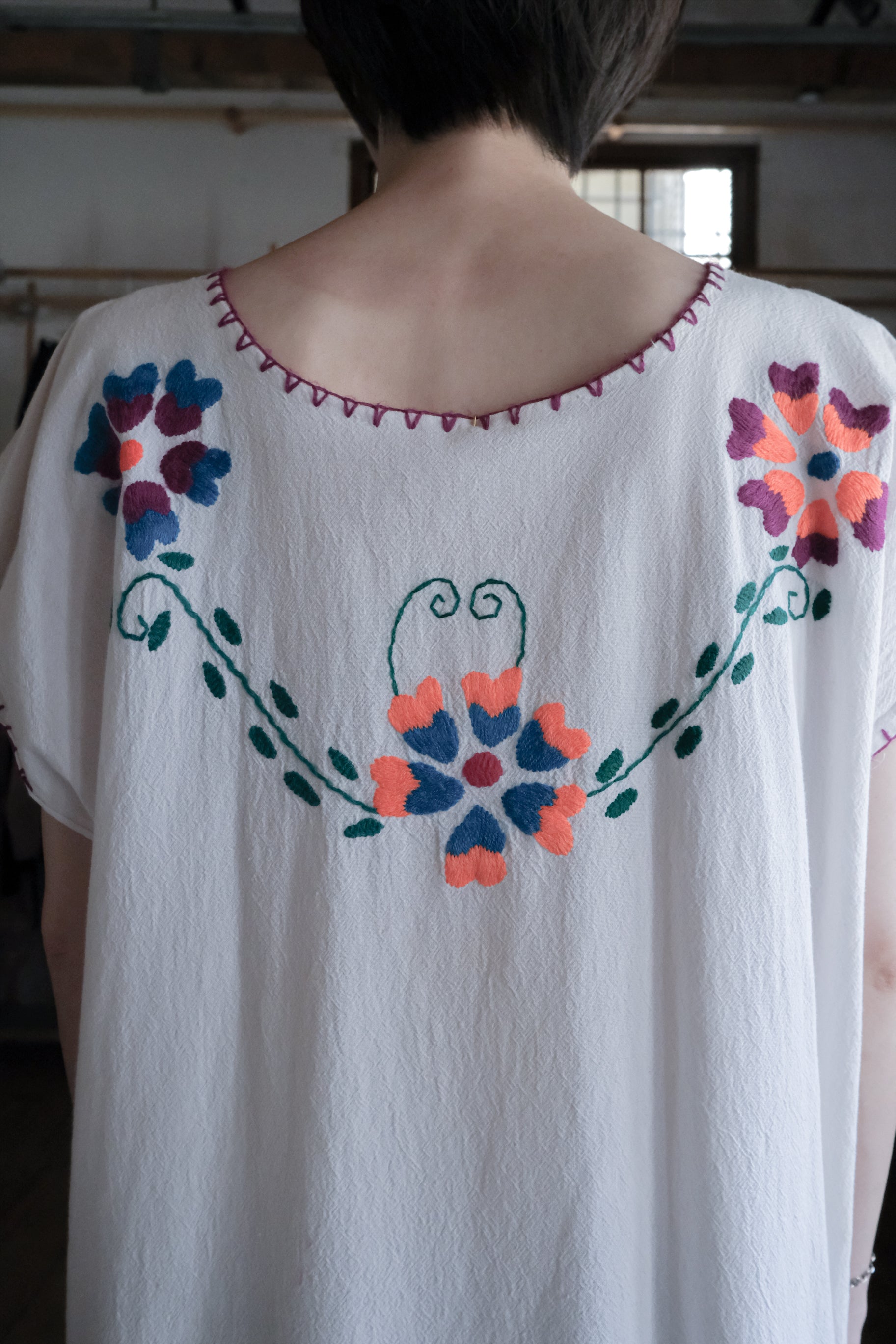 Vintage Hand Embroidered Mexican Huipil Dress / 墨西哥古著刺繡罩衫