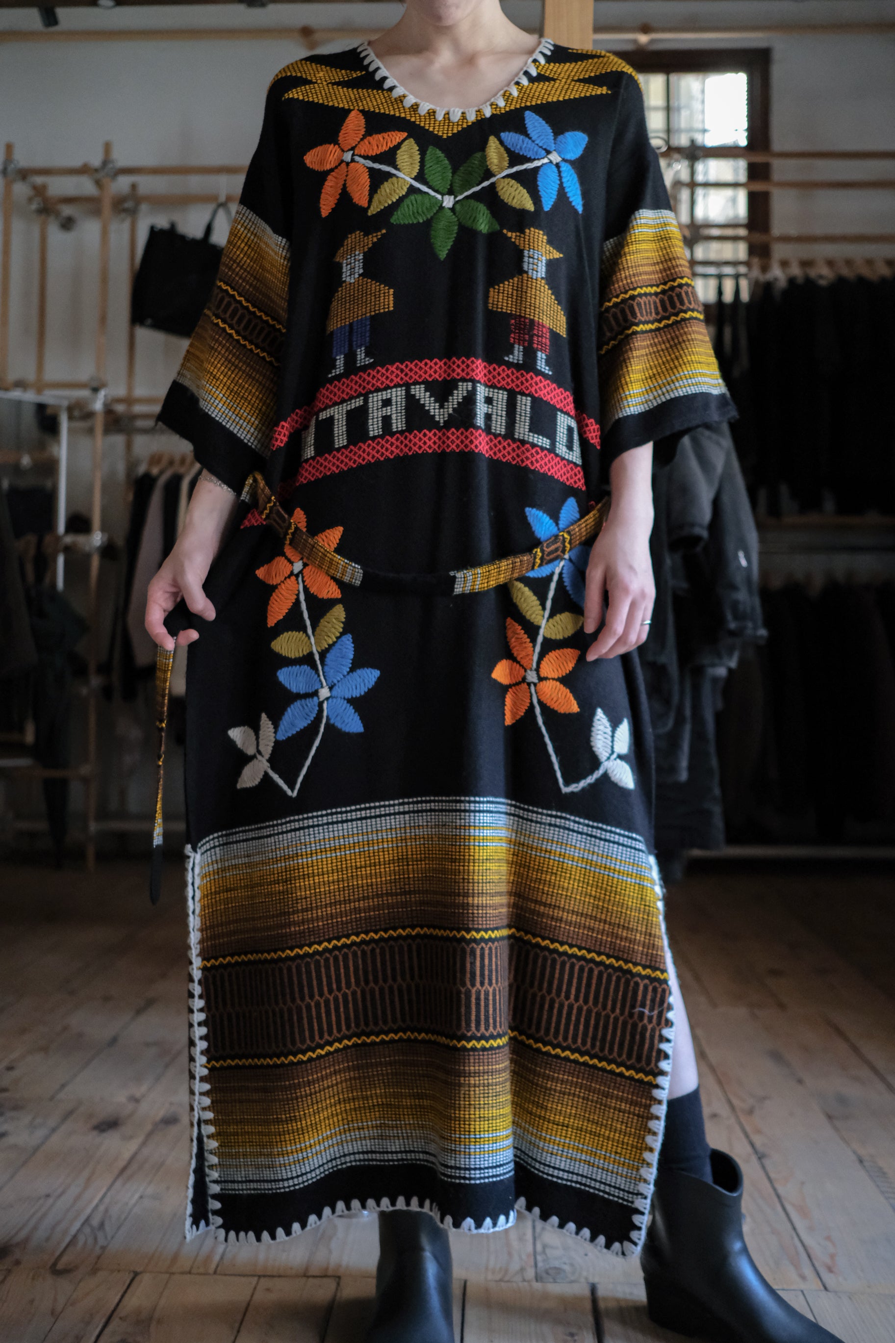 Mexican Vintage Cross-Stitch Huipil Belted Kaftan / 墨西哥古著十字繡綁帶長袍