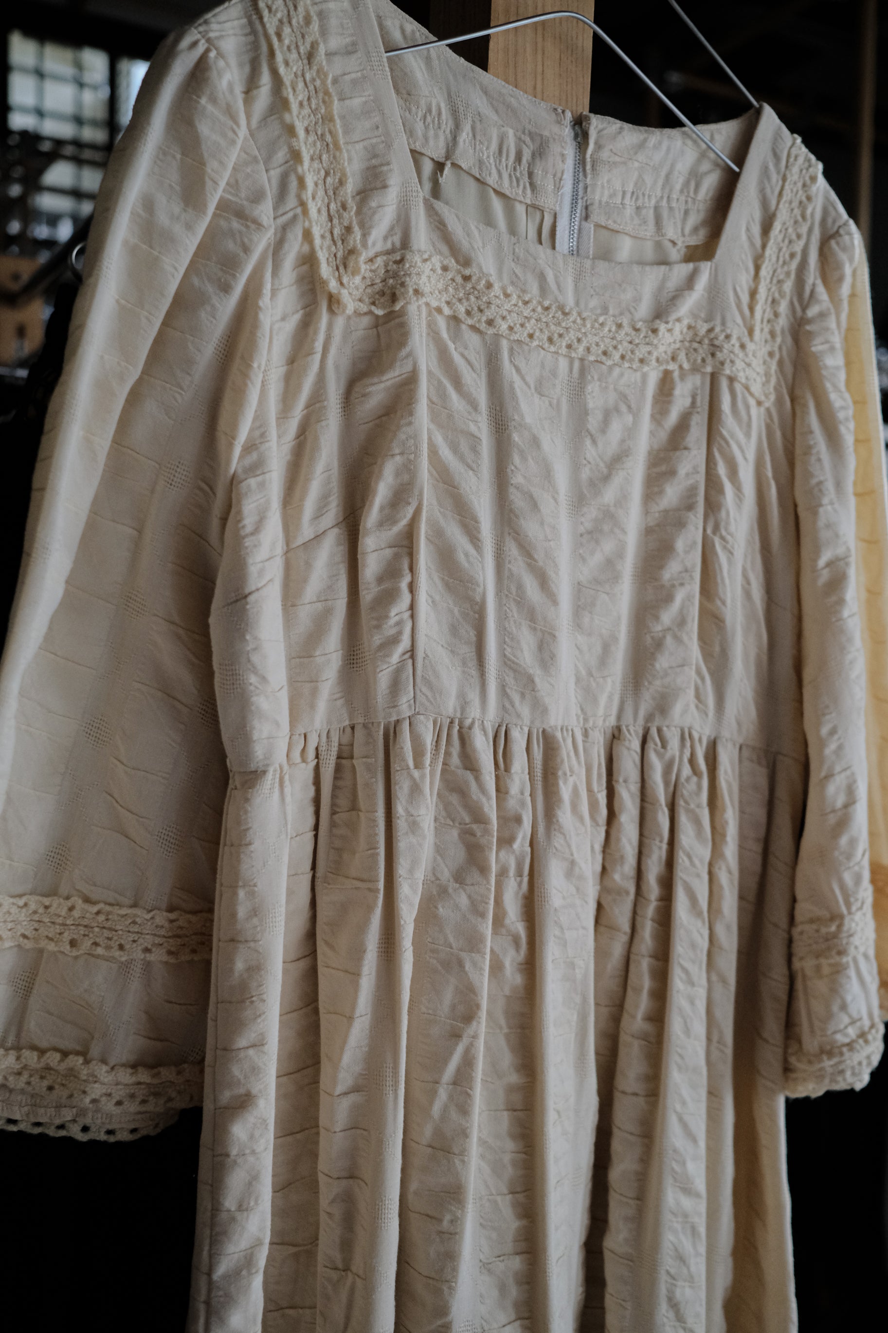 1960-1970's Cream Lace-Trimmed Pintuck Empire Waist Maxi Dress / 古著奶油白方領蕾絲絎縫帝國高腰長洋裝