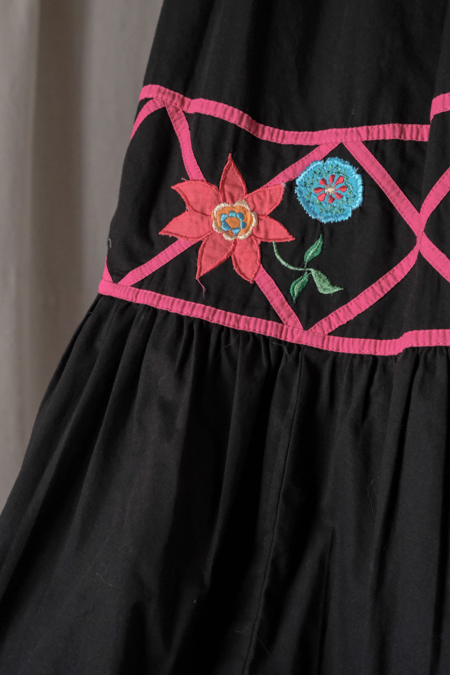 Vintage Folk Art Applique Dress / 古著民族貼布刺繡洋裝