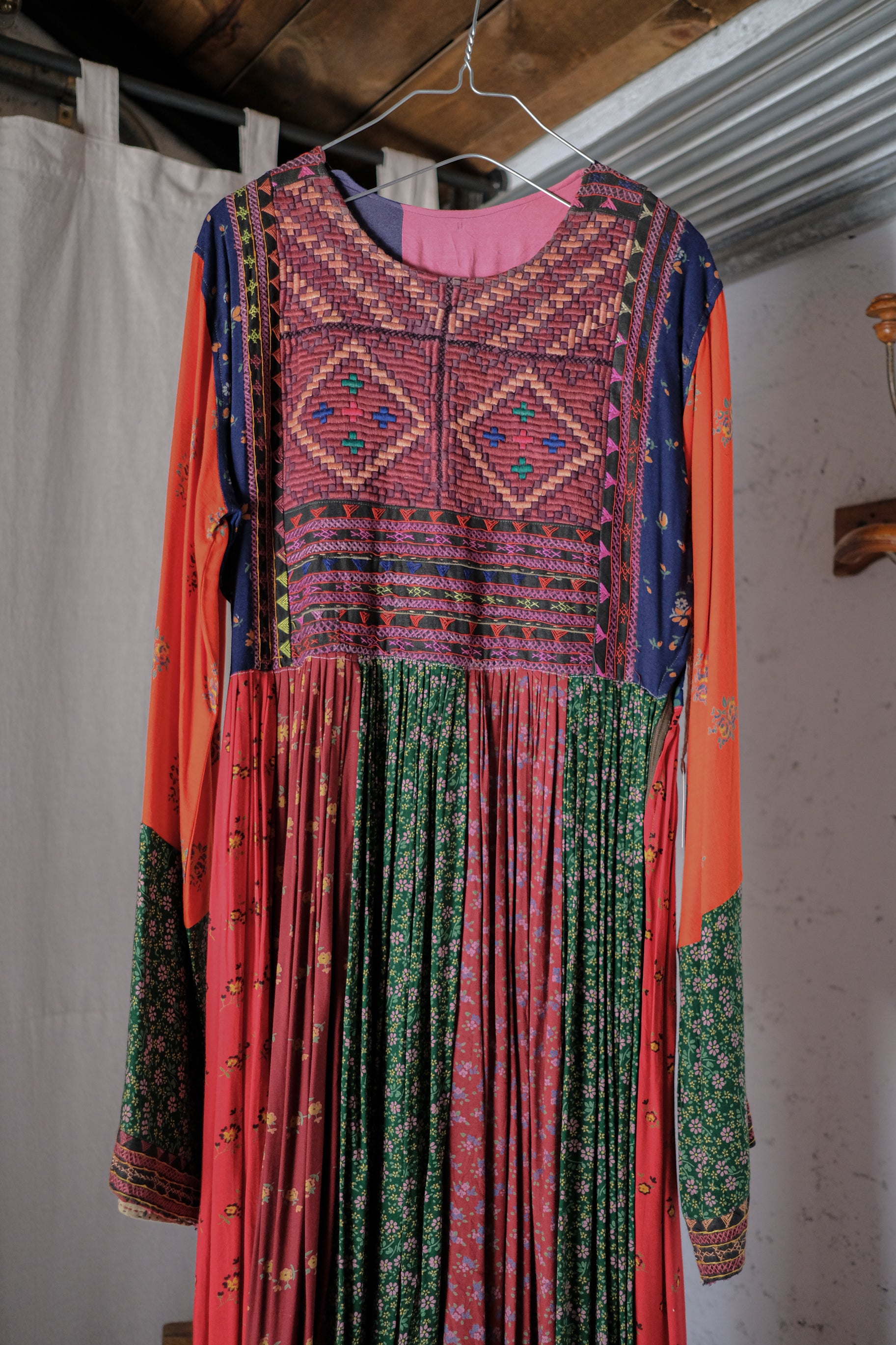 1970‘s Afghani Kuchi Style Hand-Embroidered Patchwork Dress / 阿富汗古著手工刺繡拼布洋裝