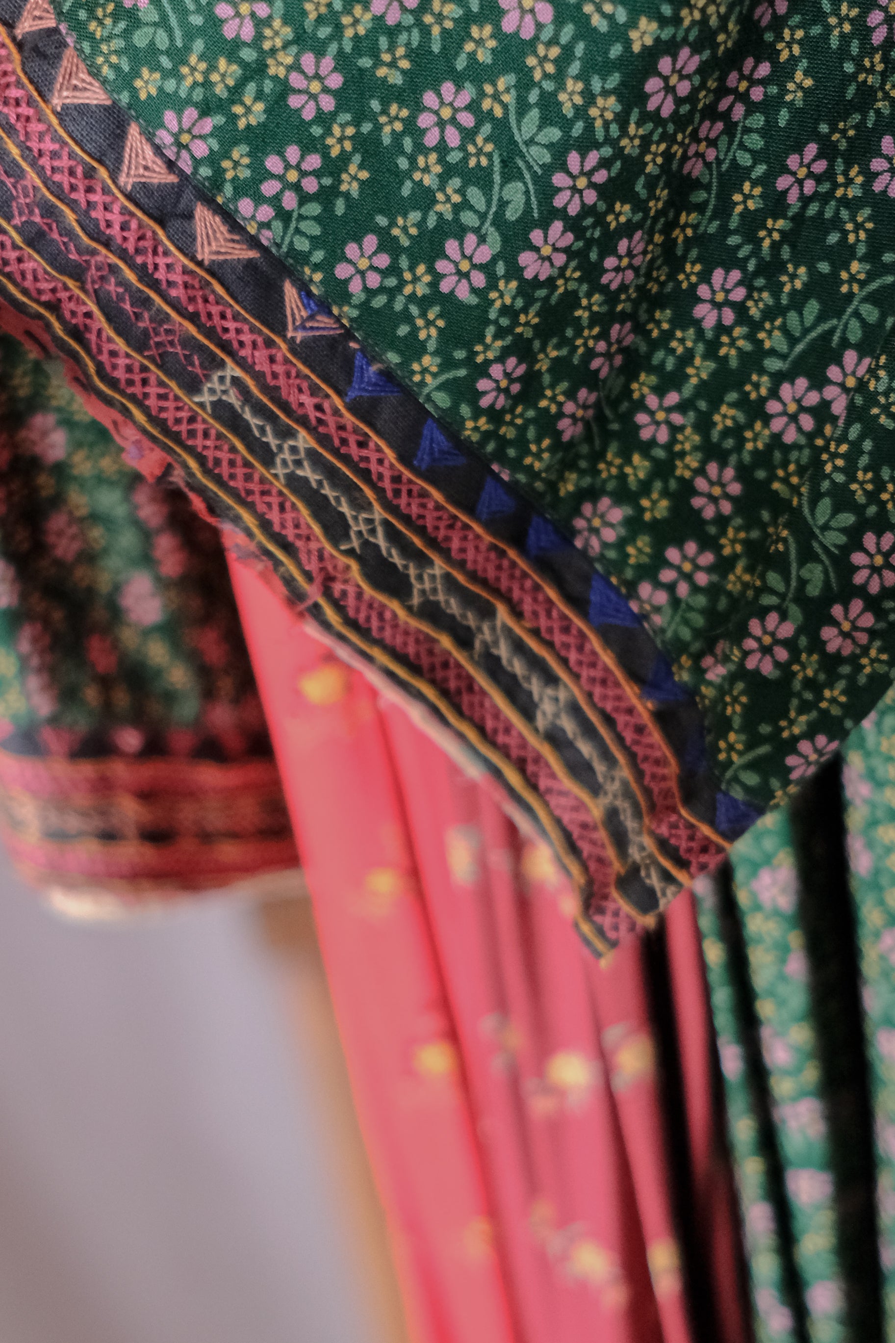 1970‘s Afghani Kuchi Style Hand-Embroidered Patchwork Dress / 阿富汗古著手工刺繡拼布洋裝