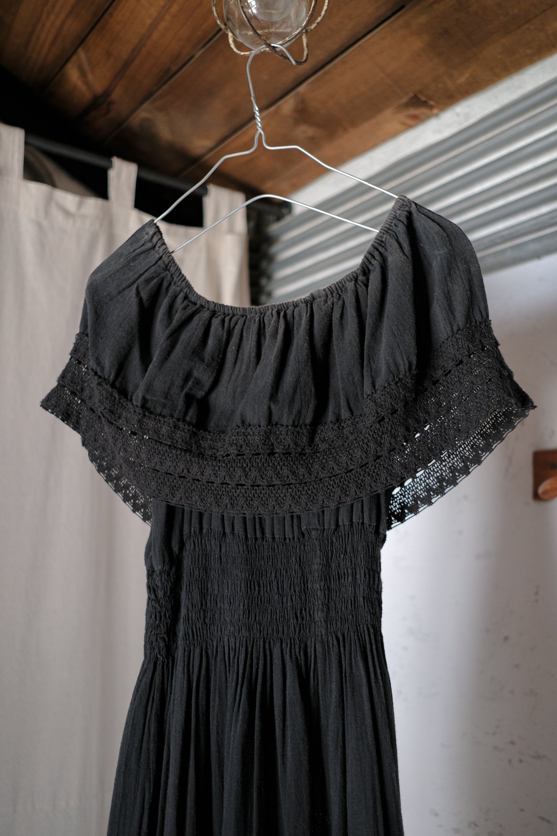 1970's Mexican Shoulder Off Embroidered Dress / 墨西哥古著露肩刺繡洋裝