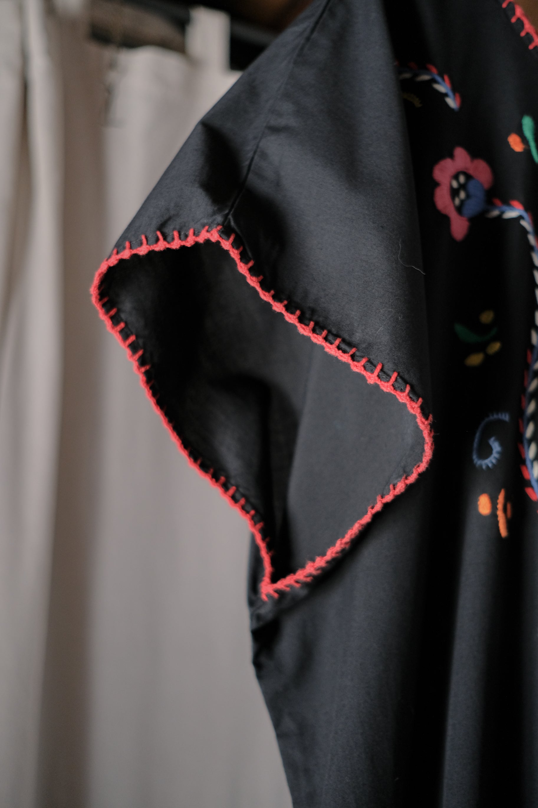 1970's Ecuadorian Hand-Embroidered Kaftan / 厄瓜多古著手工刺繡長袍