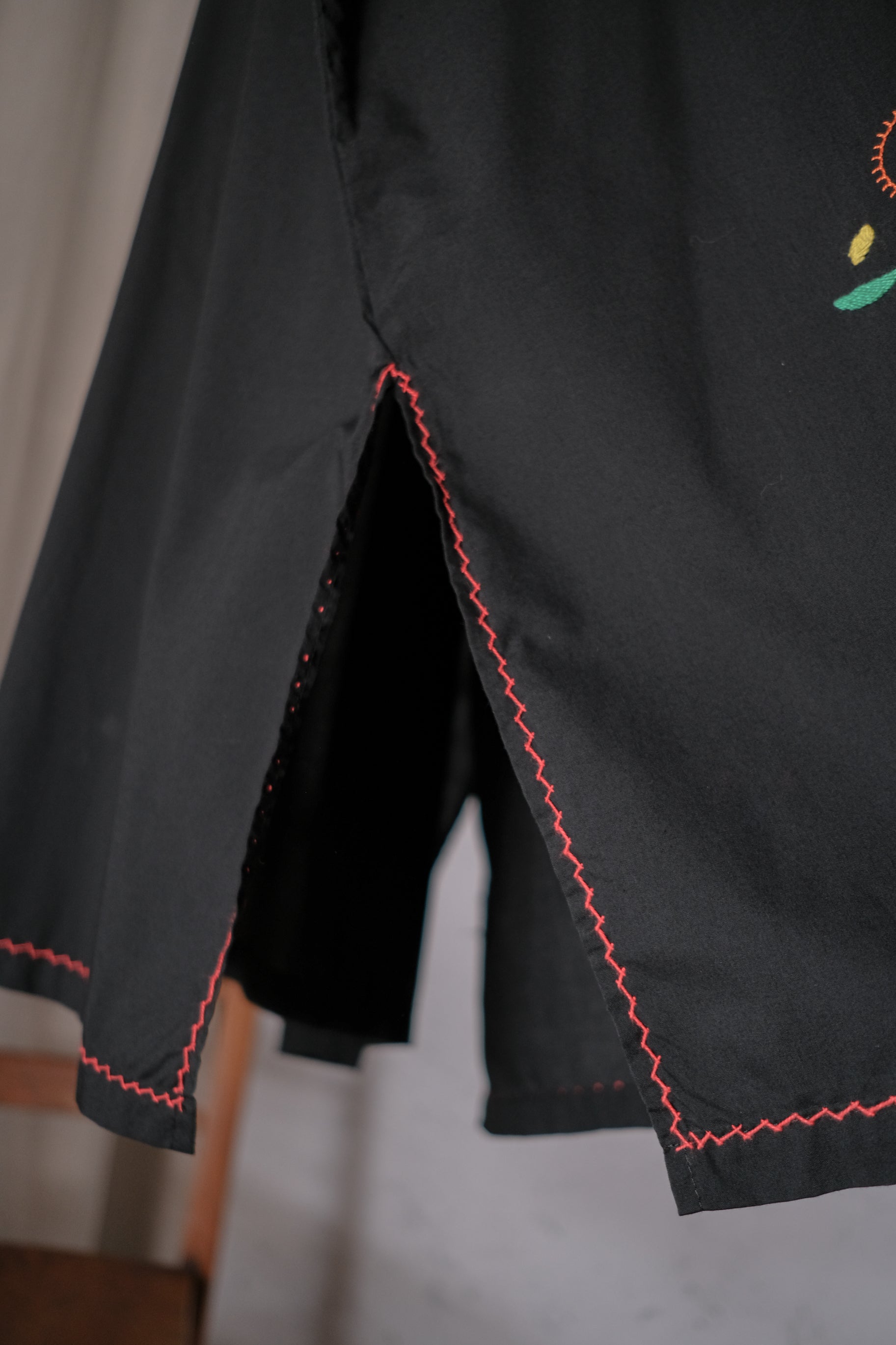 1970's Ecuadorian Hand-Embroidered Kaftan / 厄瓜多古著手工刺繡長袍