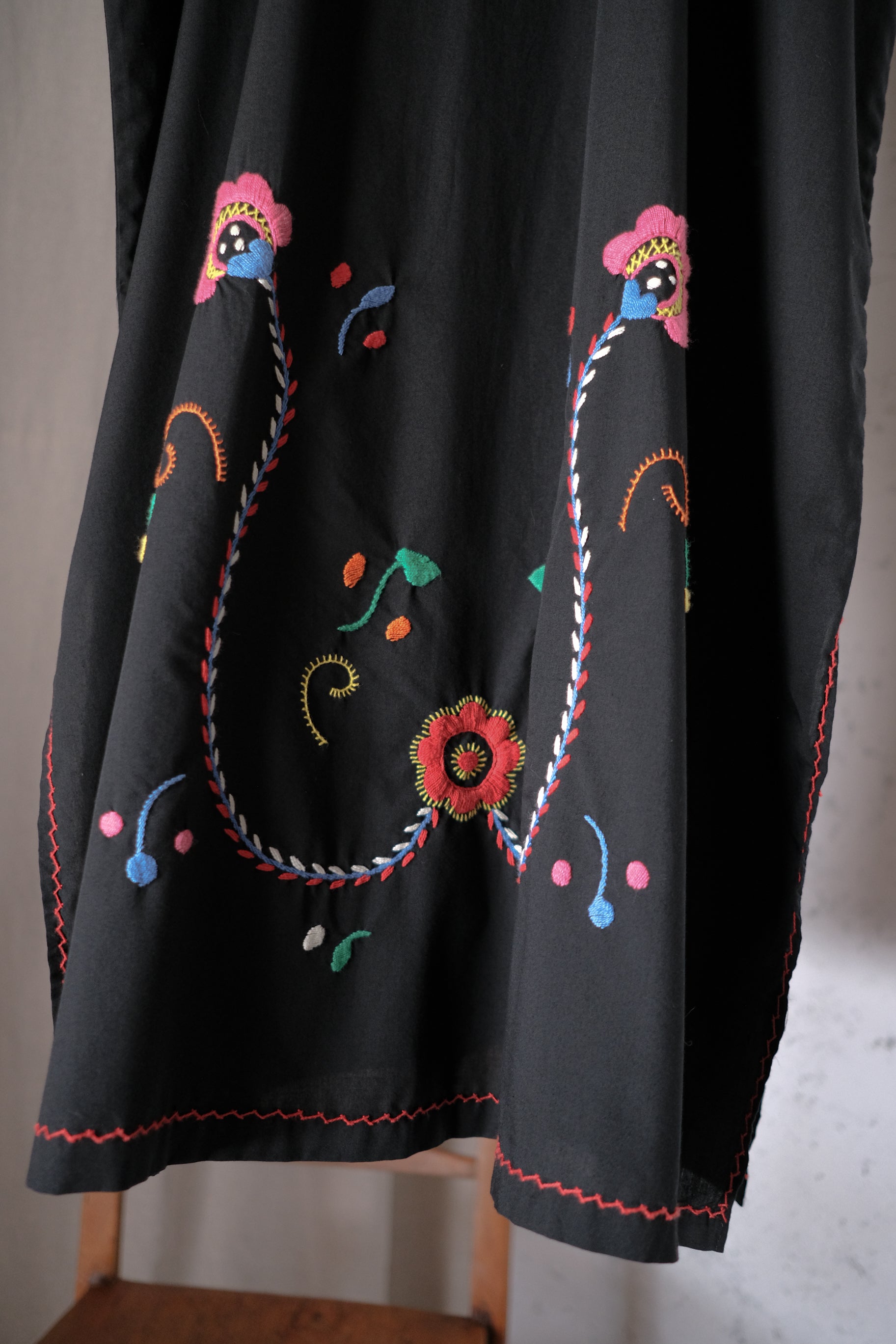 1970's Ecuadorian Hand-Embroidered Kaftan / 厄瓜多古著手工刺繡長袍