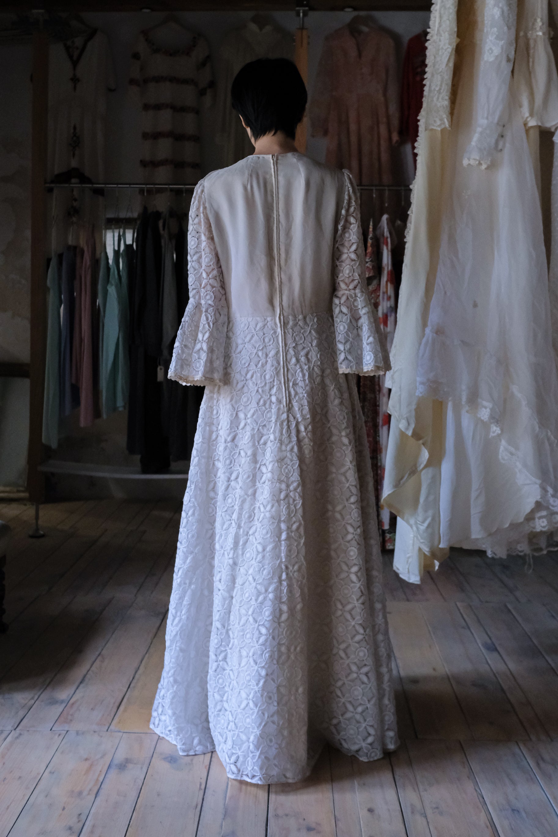 1960-1980's Floral Lace Jacquard Wedding Dress / 古董花雨蕾絲婚裙