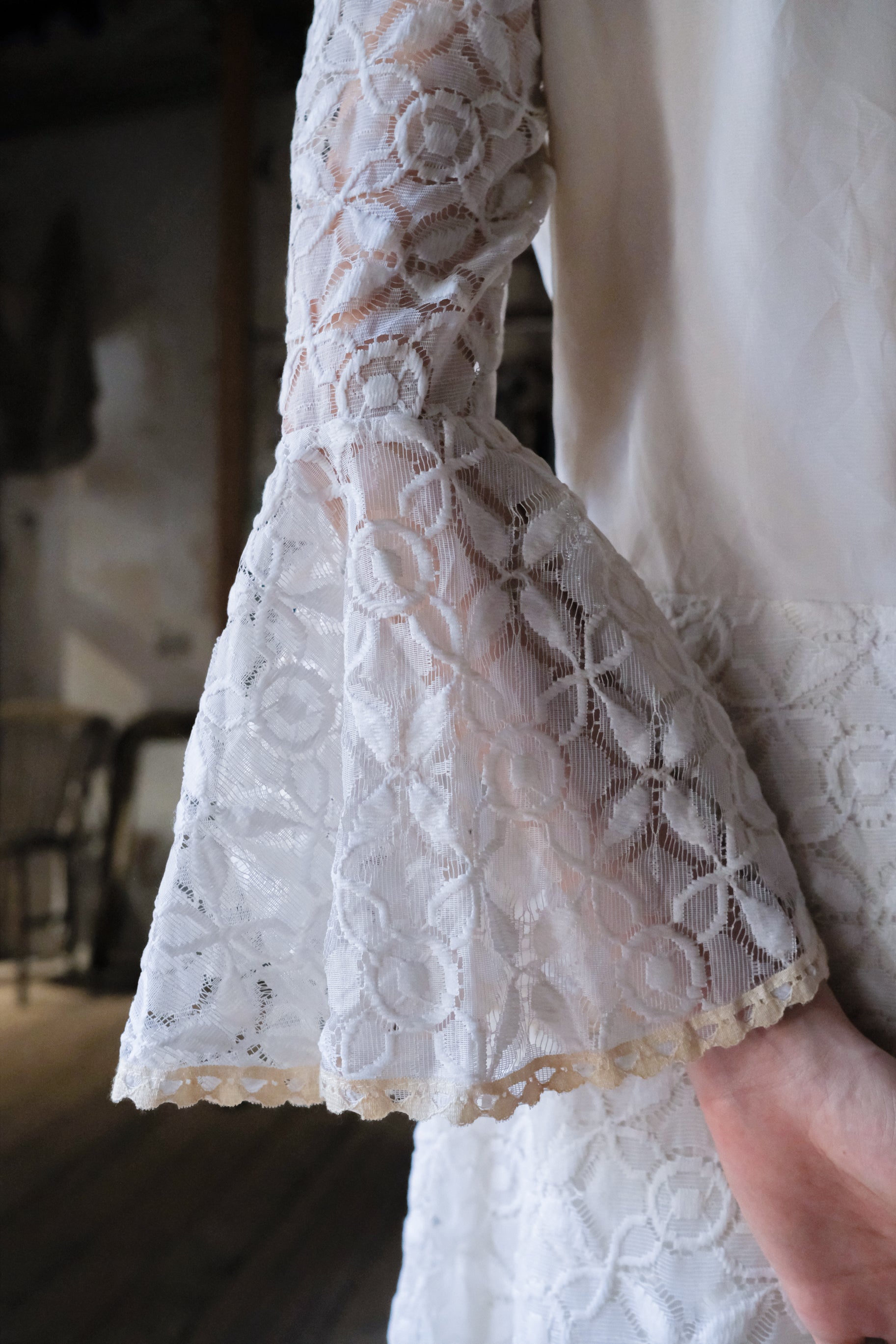 1960-1980's Floral Lace Jacquard Wedding Dress / 古董花雨蕾絲婚裙