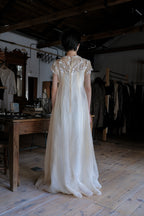 1960-1980's Spring Bud Lace Gown / 古董花朵蕾絲薄紗婚裙
